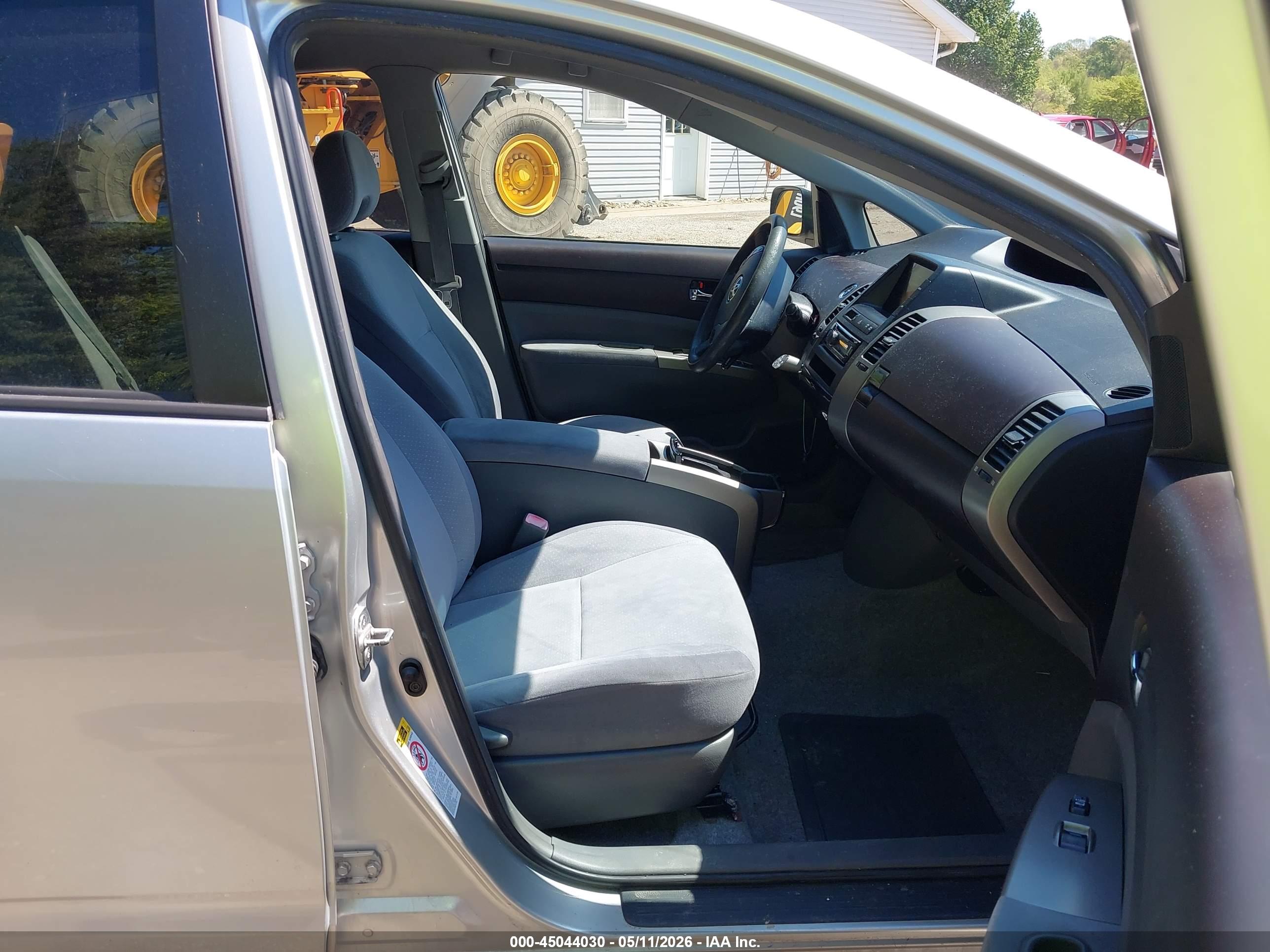 TOYOTA PRIUS image 5