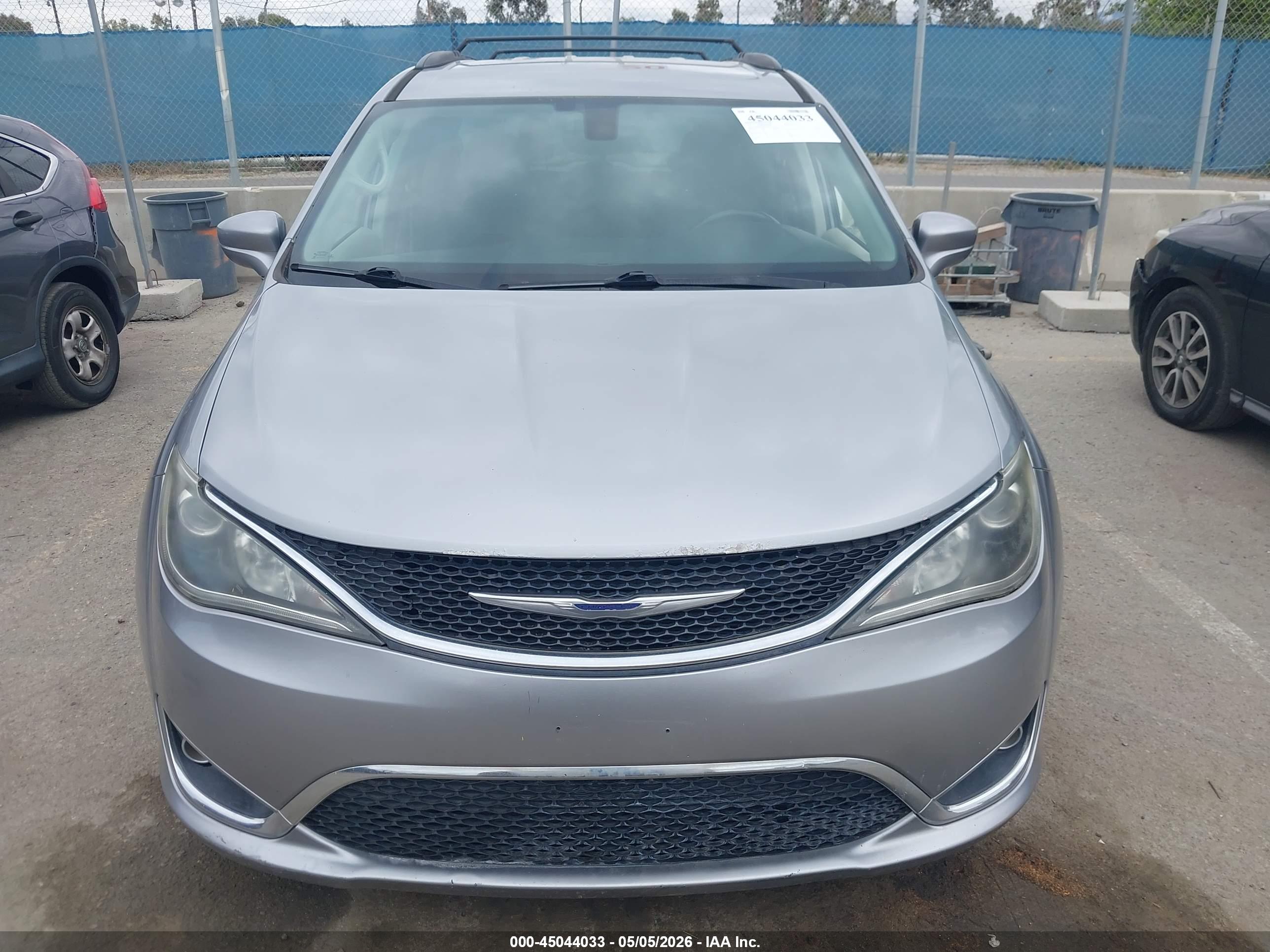 CHRYSLER PACIFICA image 6