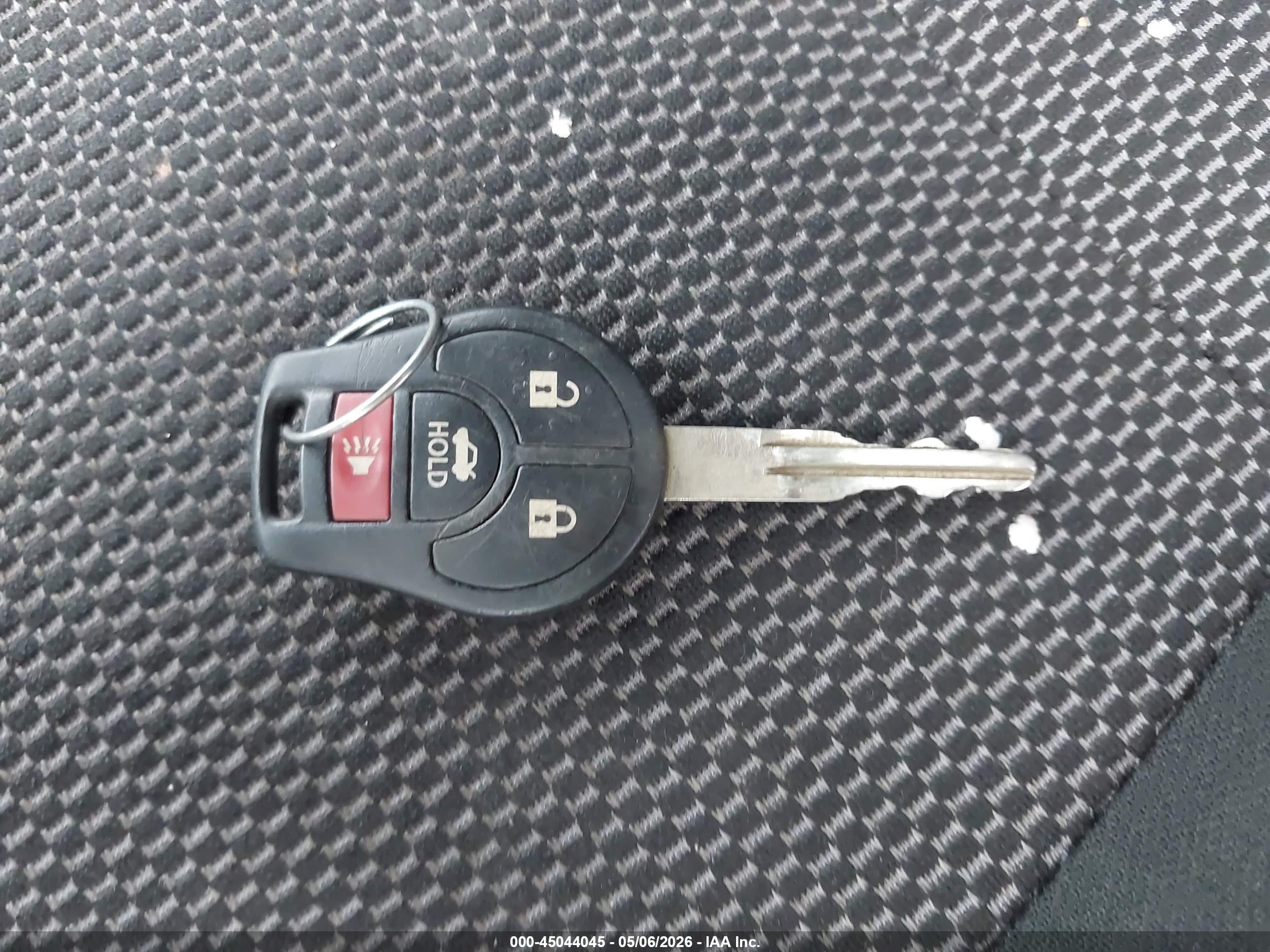 NISSAN VERSA image 11