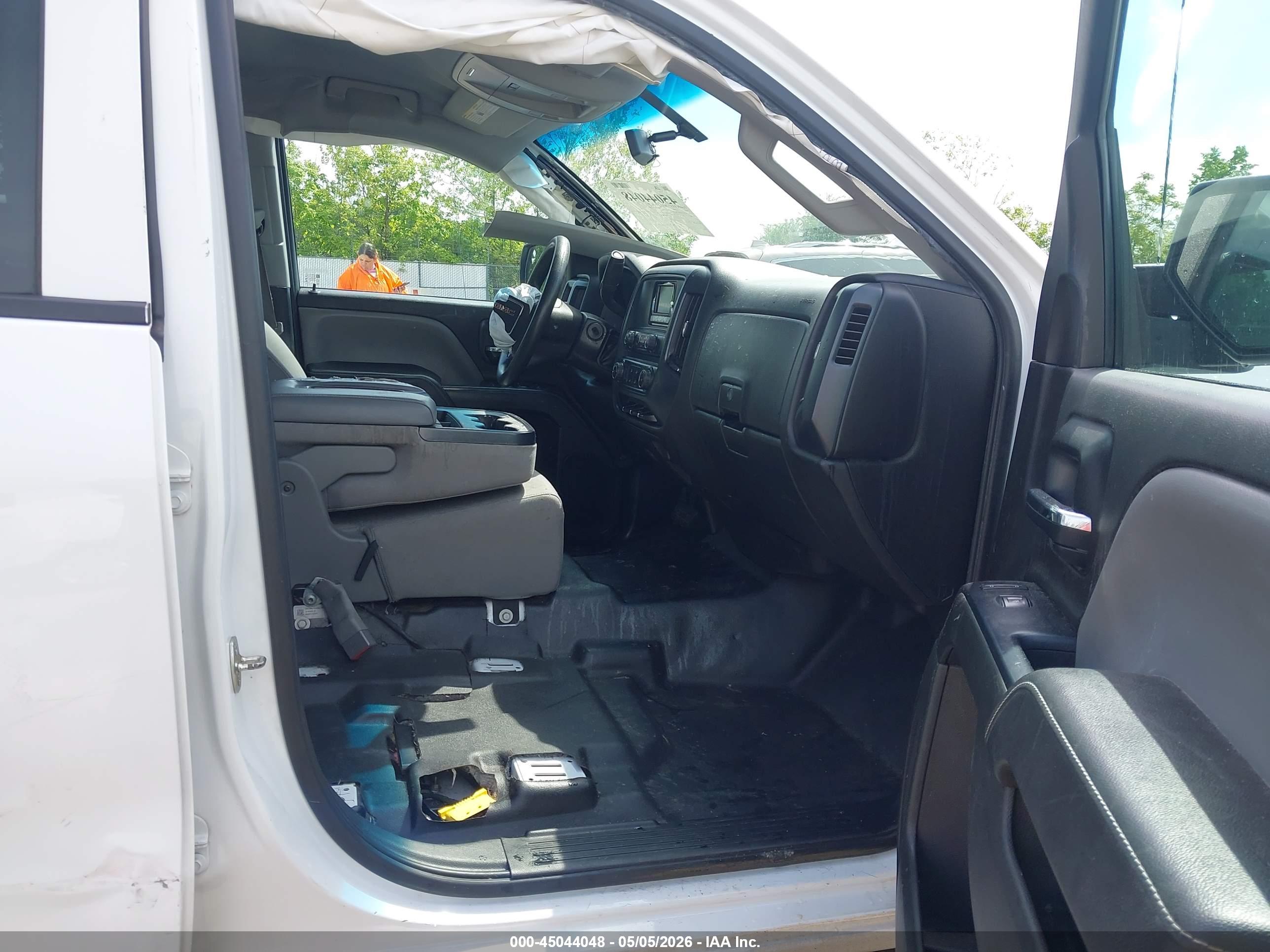 GMC SIERRA image 5