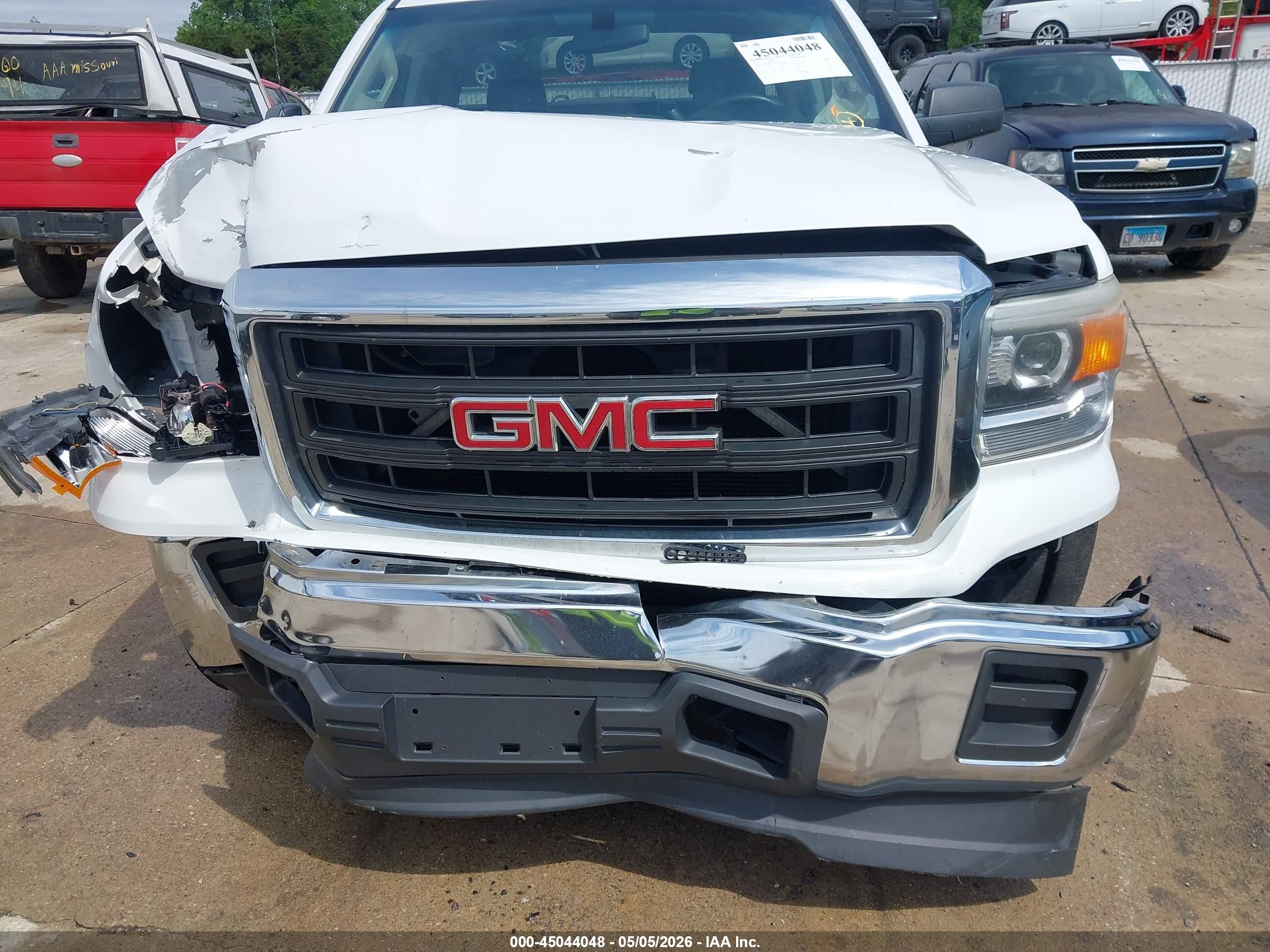 GMC SIERRA image 6