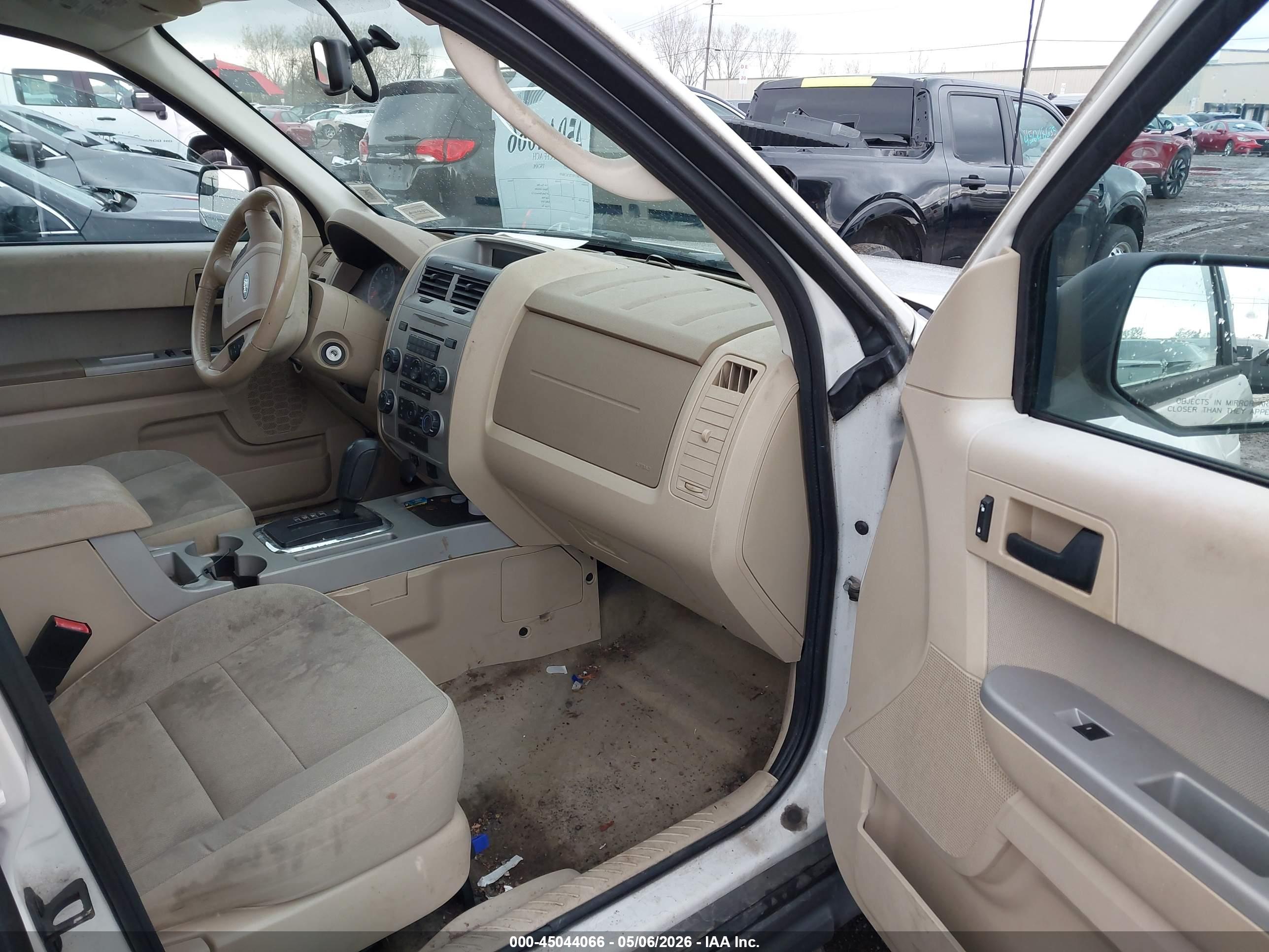 FORD ESCAPE image 5
