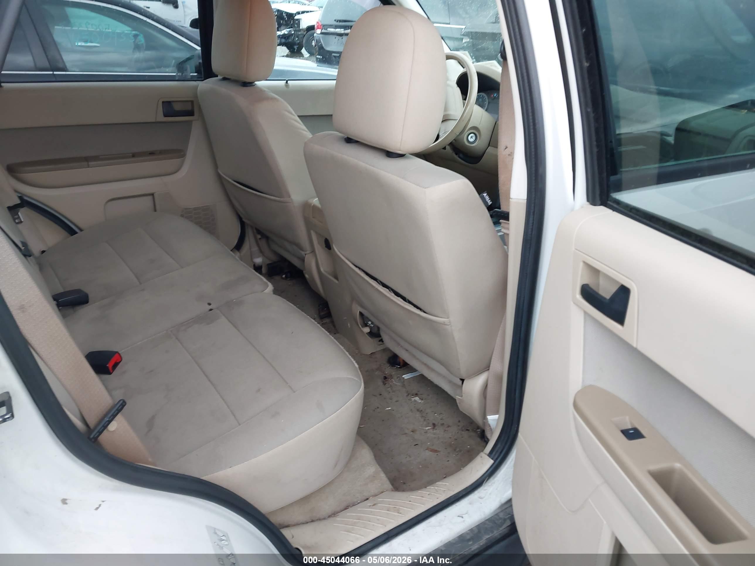 FORD ESCAPE image 8