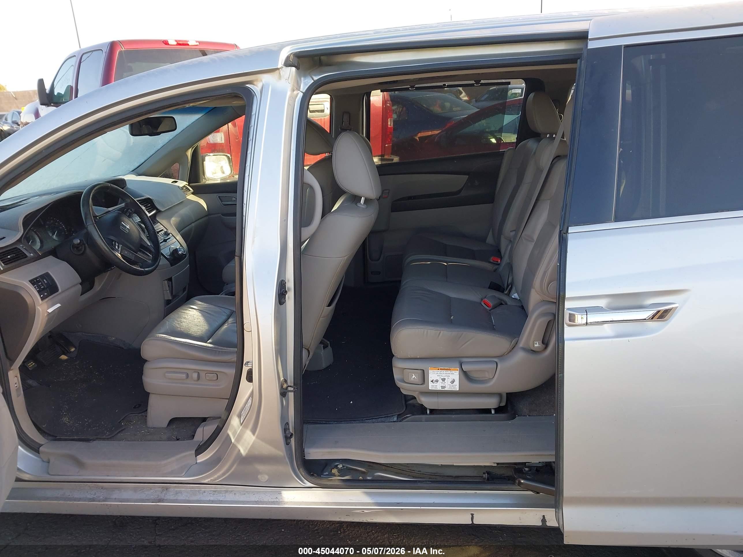 HONDA ODYSSEY image 8