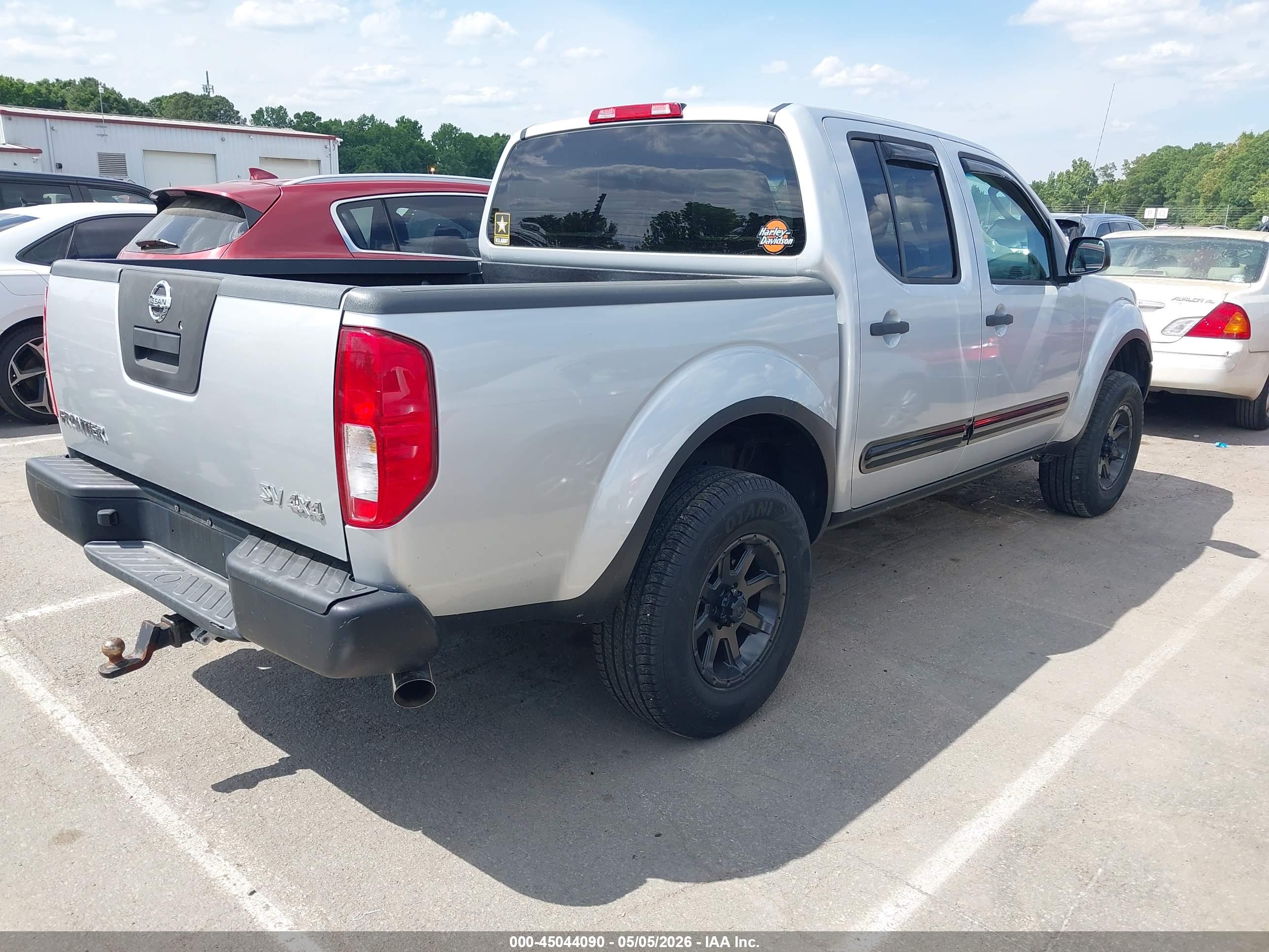 NISSAN FRONTIER image 4