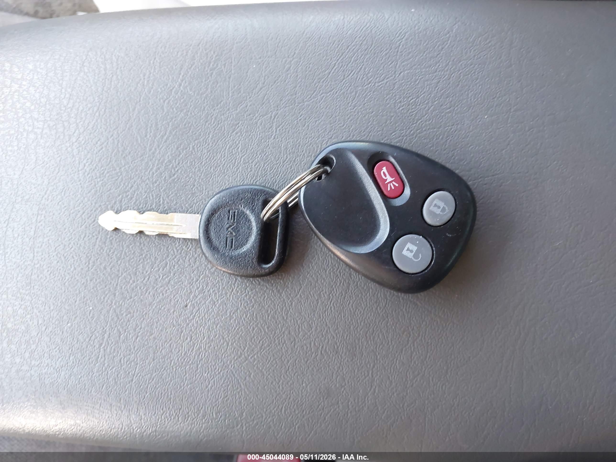 GMC ENVOY image 11