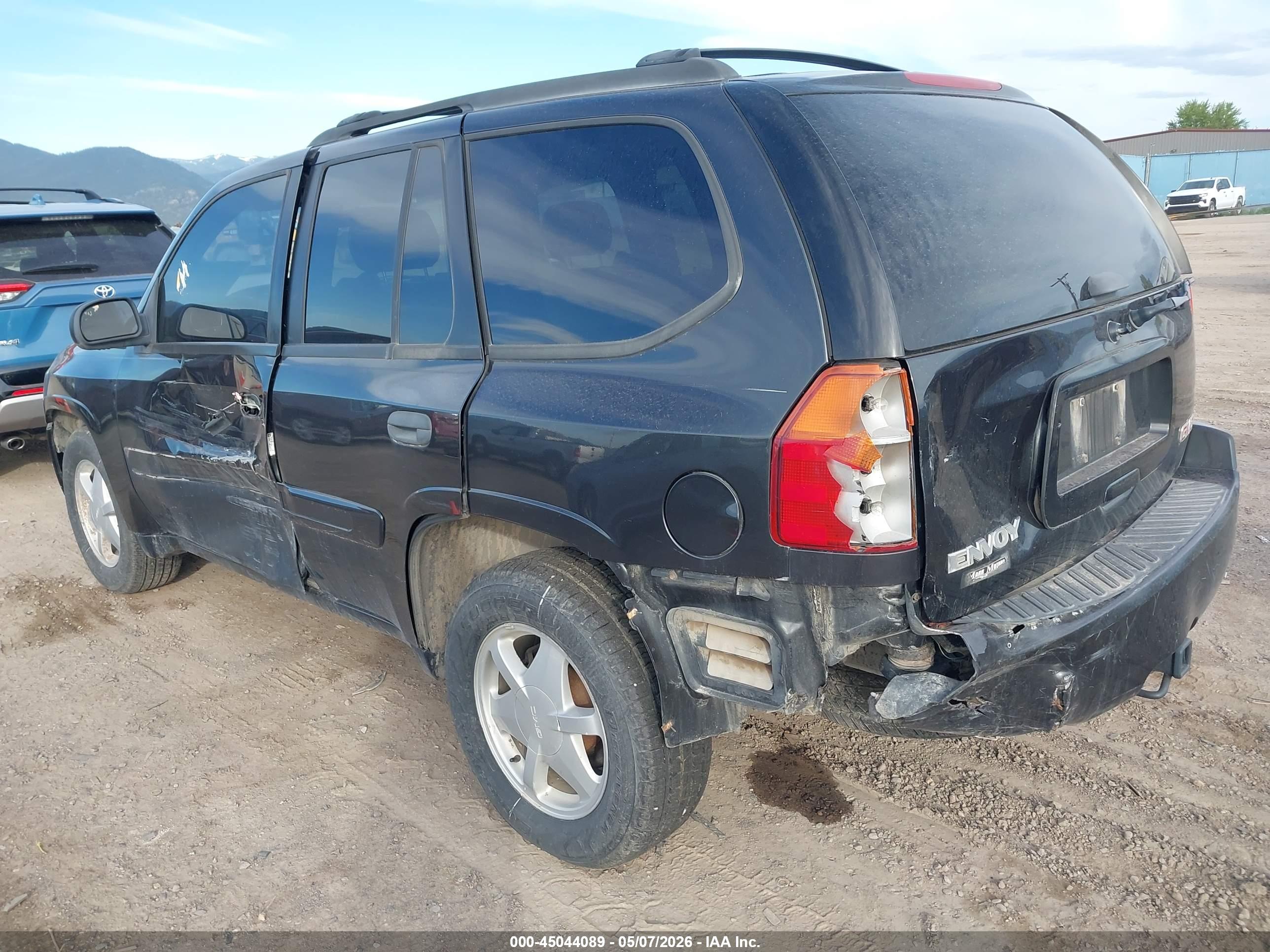 GMC ENVOY image 3
