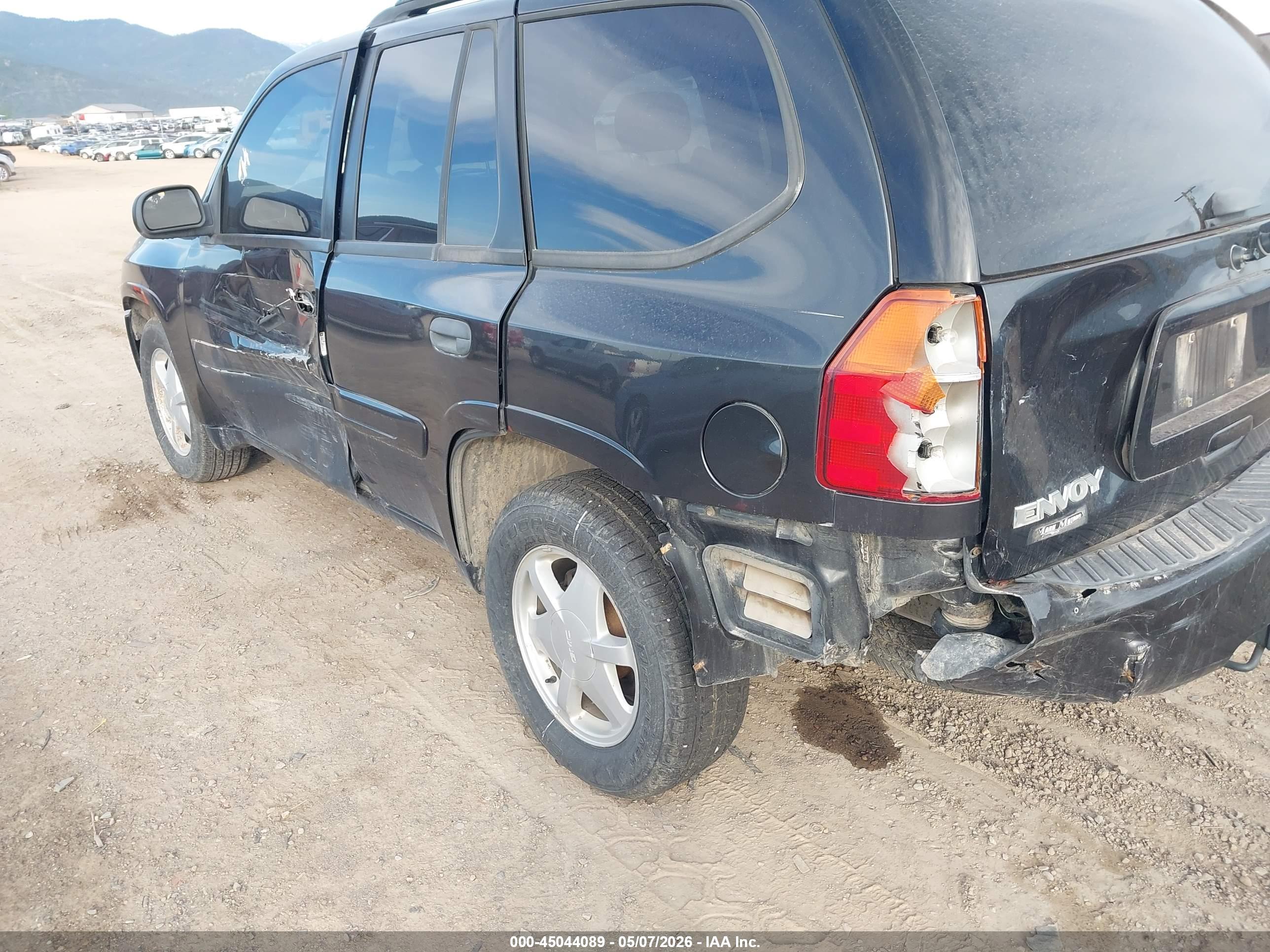 GMC ENVOY image 6