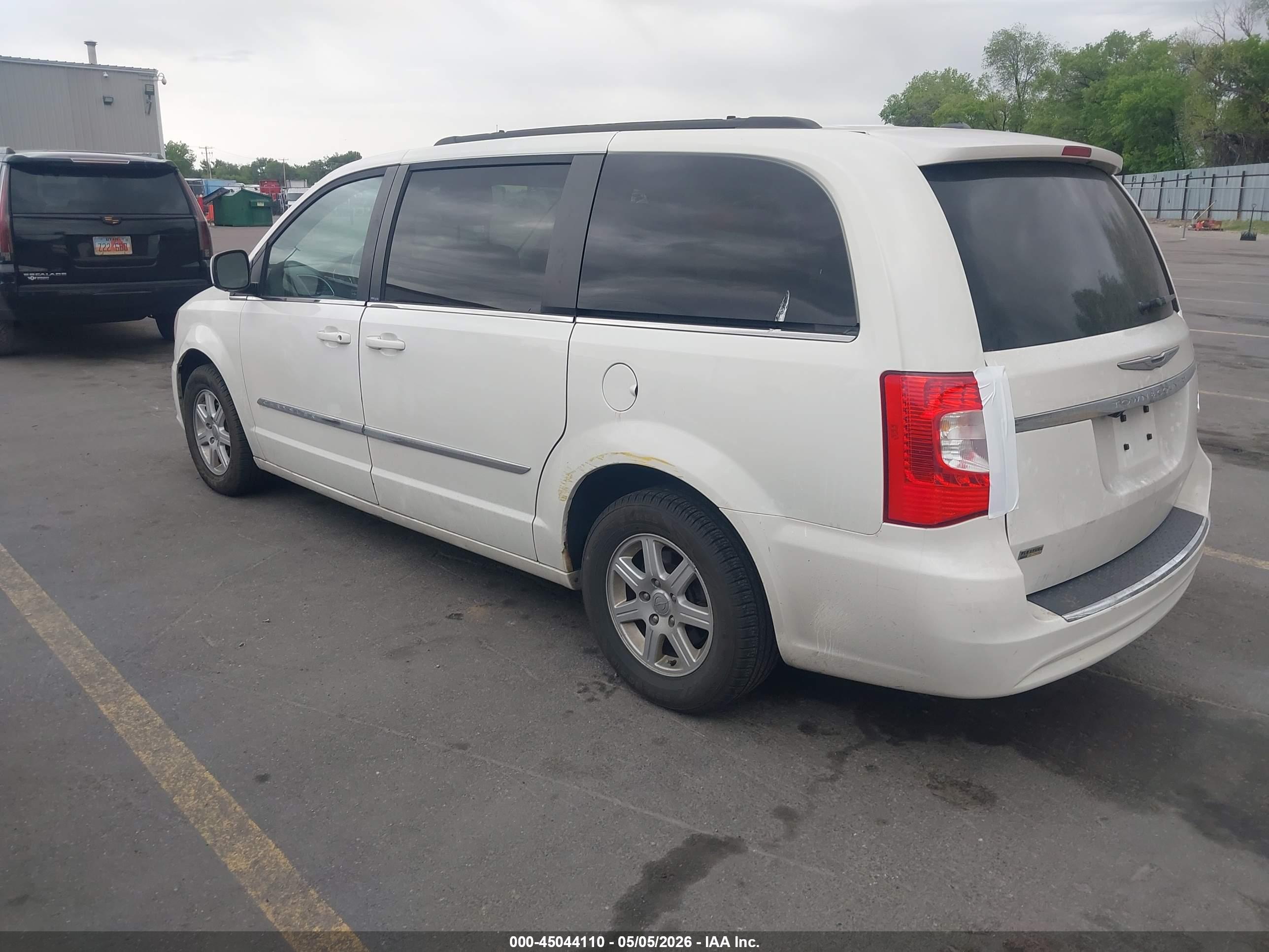 CHRYSLER TOWN image 3