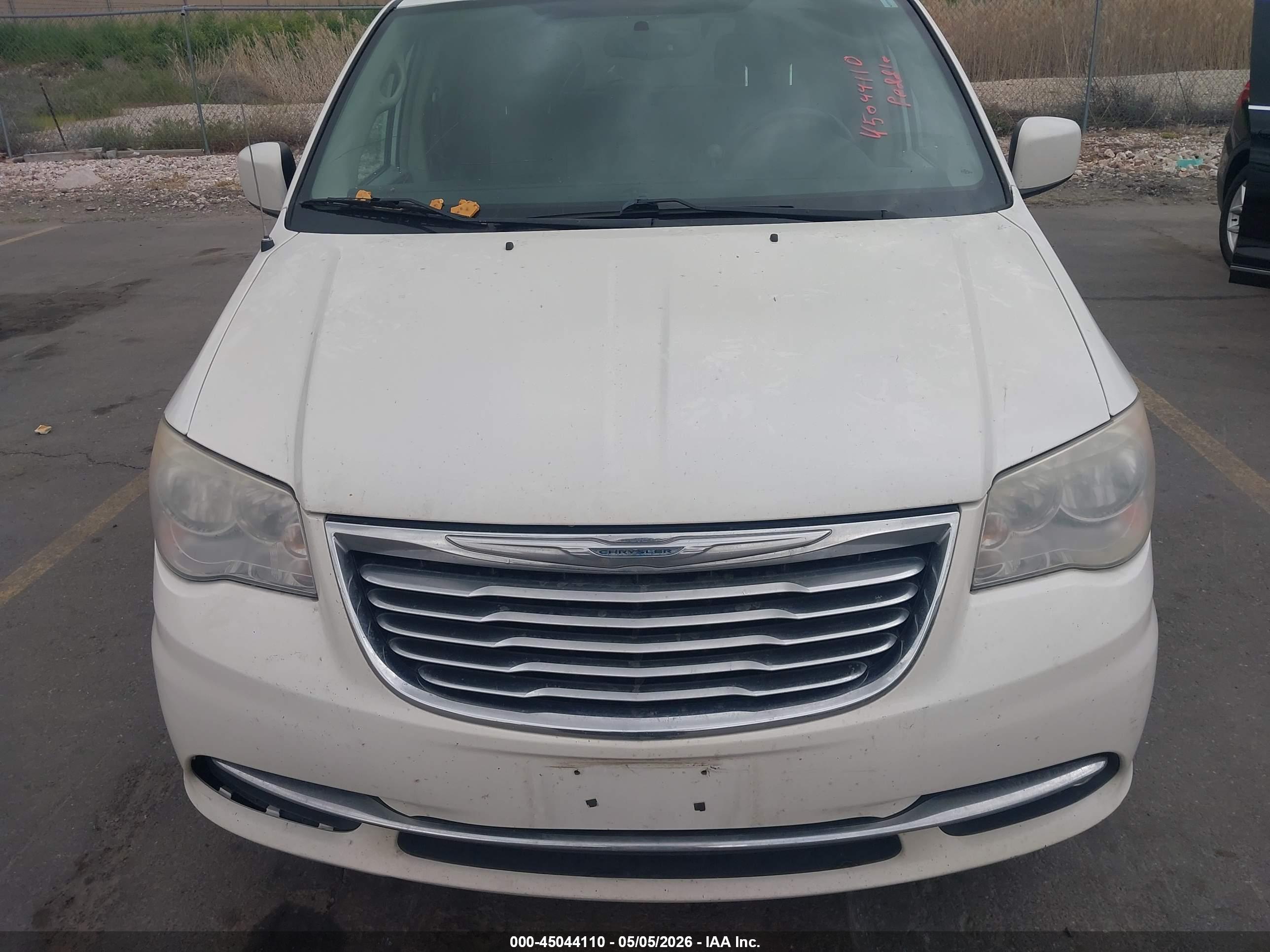 CHRYSLER TOWN image 6