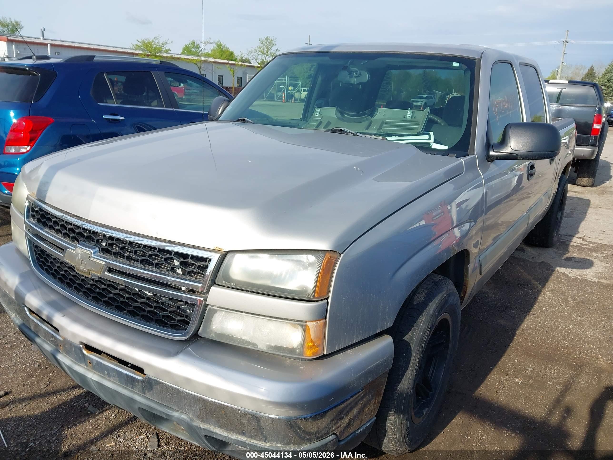 CHEVROLET SILVERADO image 2