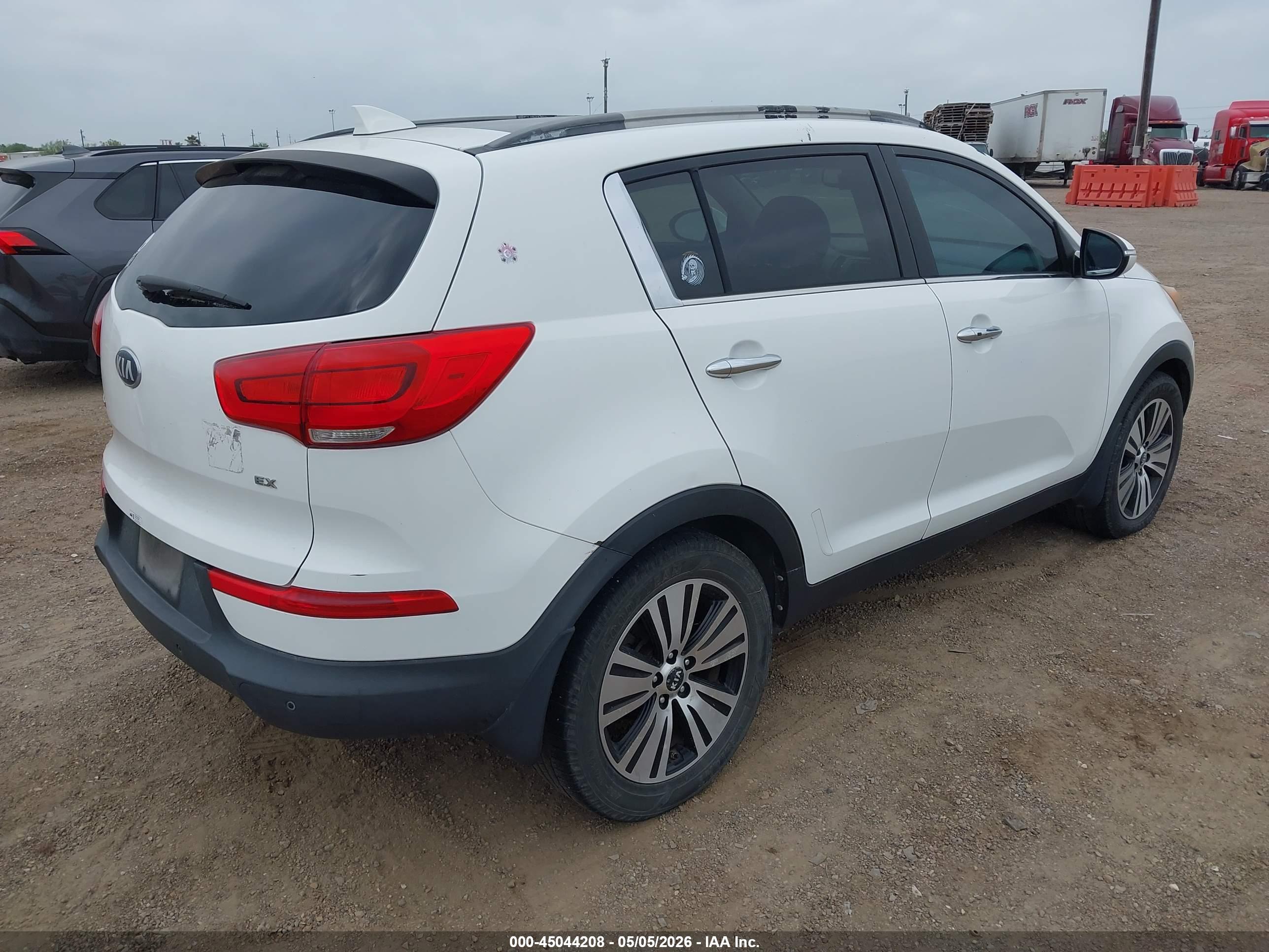 KIA SPORTAGE image 4