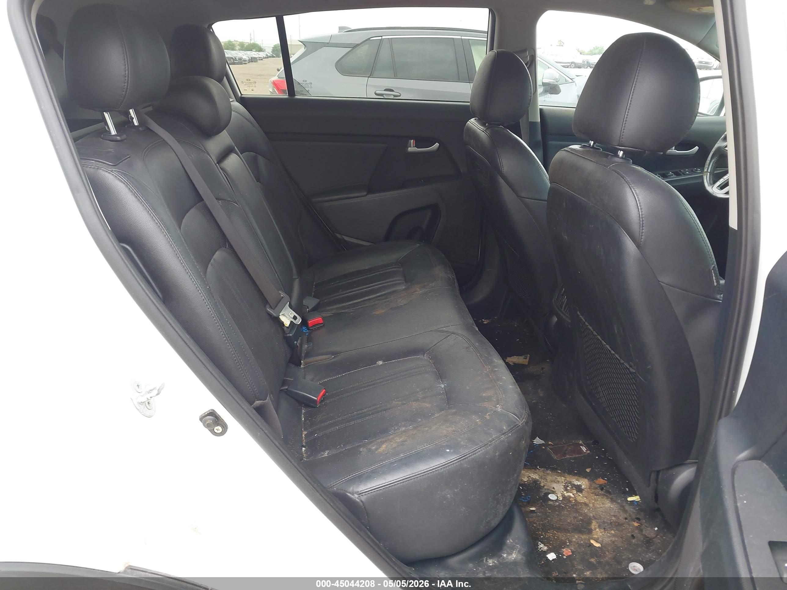 KIA SPORTAGE image 8