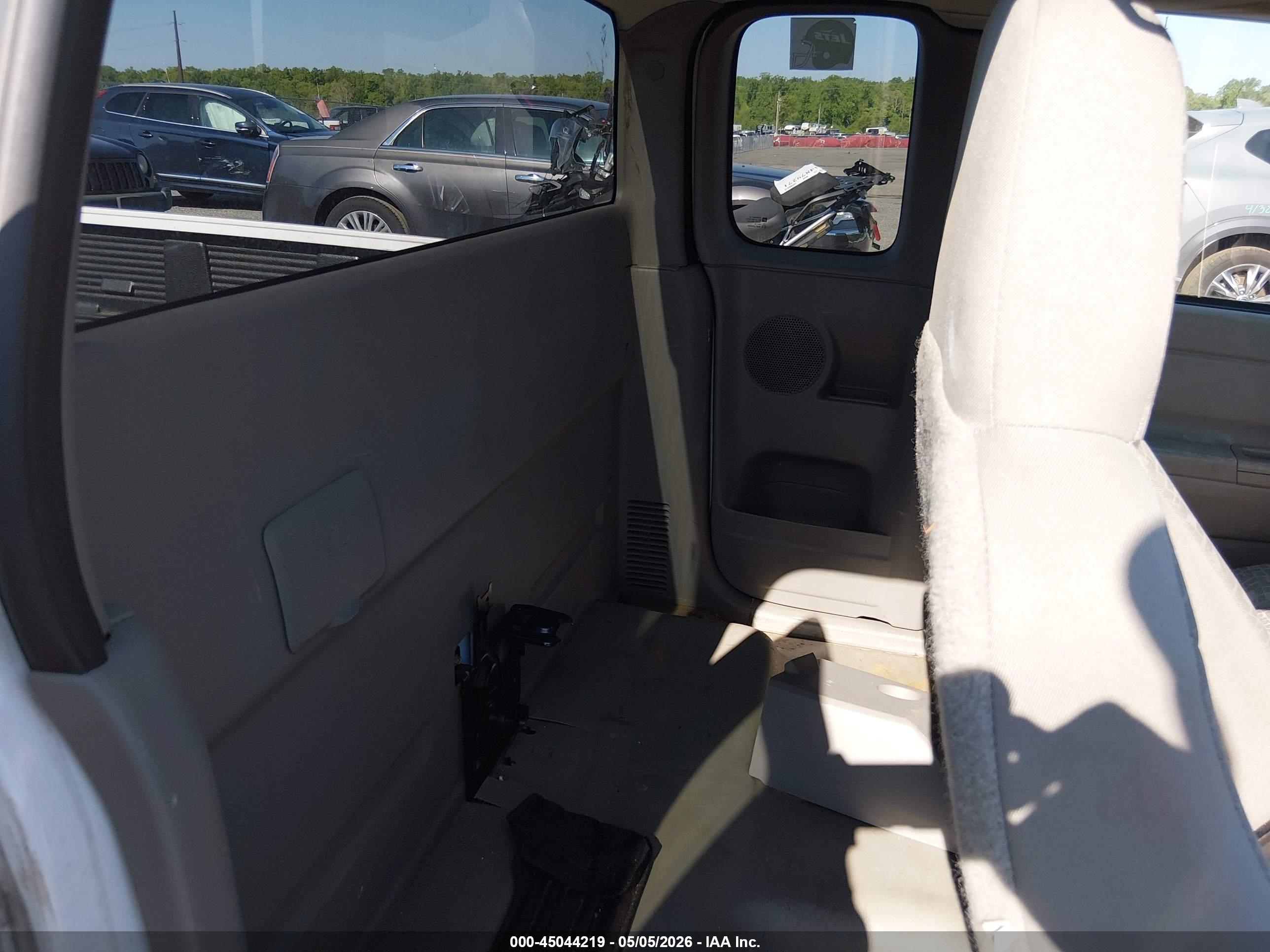 CHEVROLET COLORADO image 8