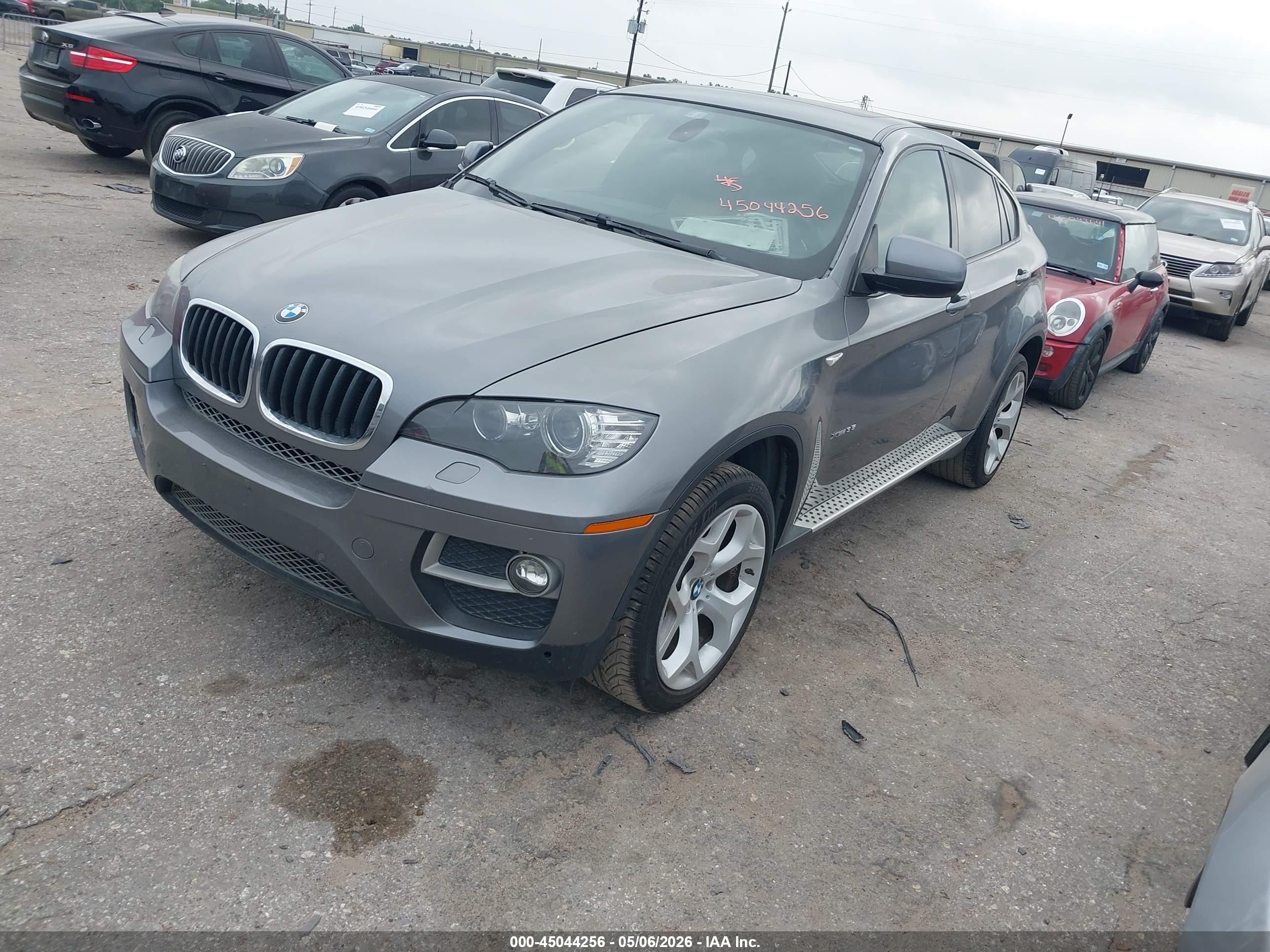 BMW X6 image 2