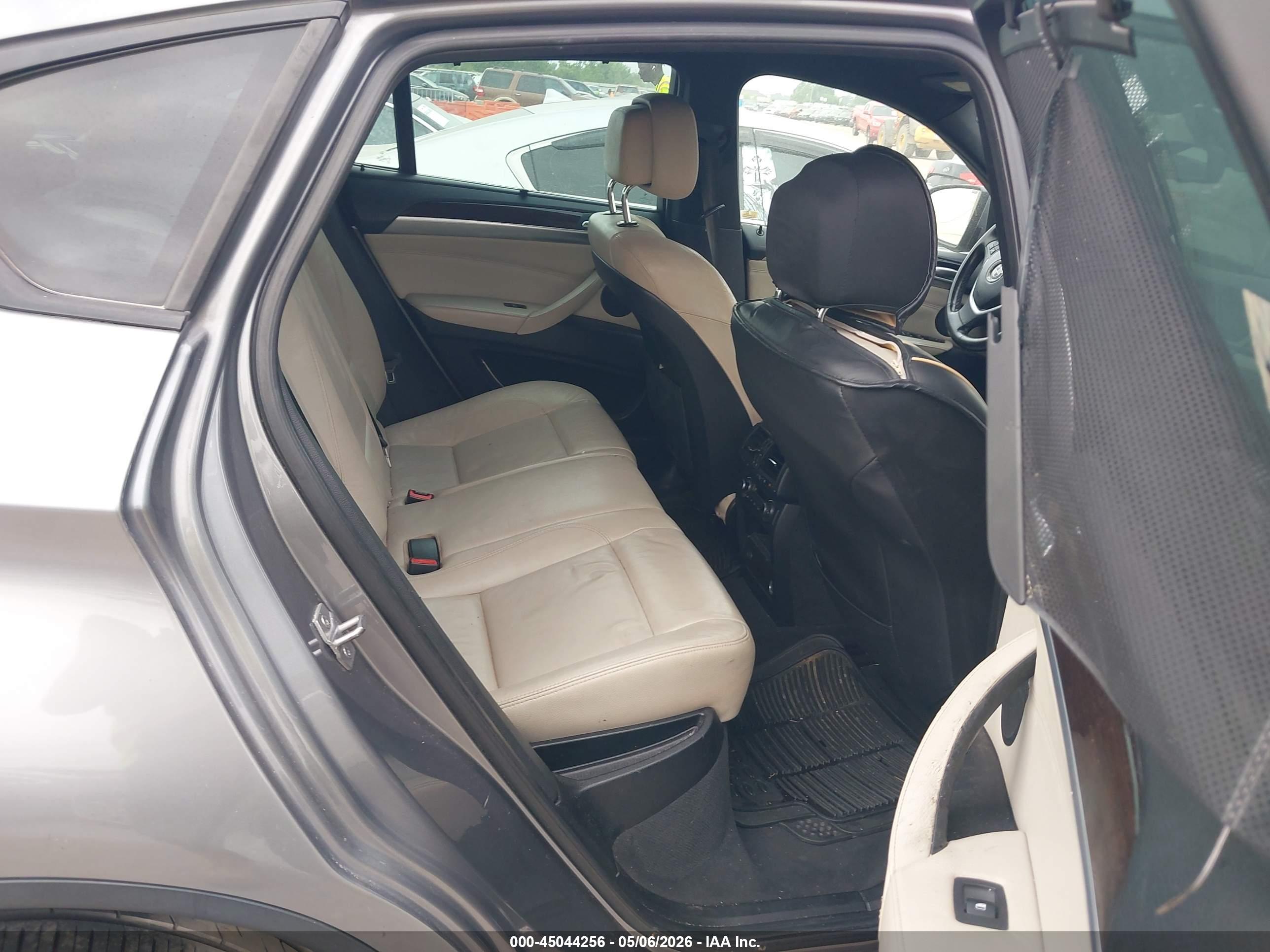 BMW X6 image 8