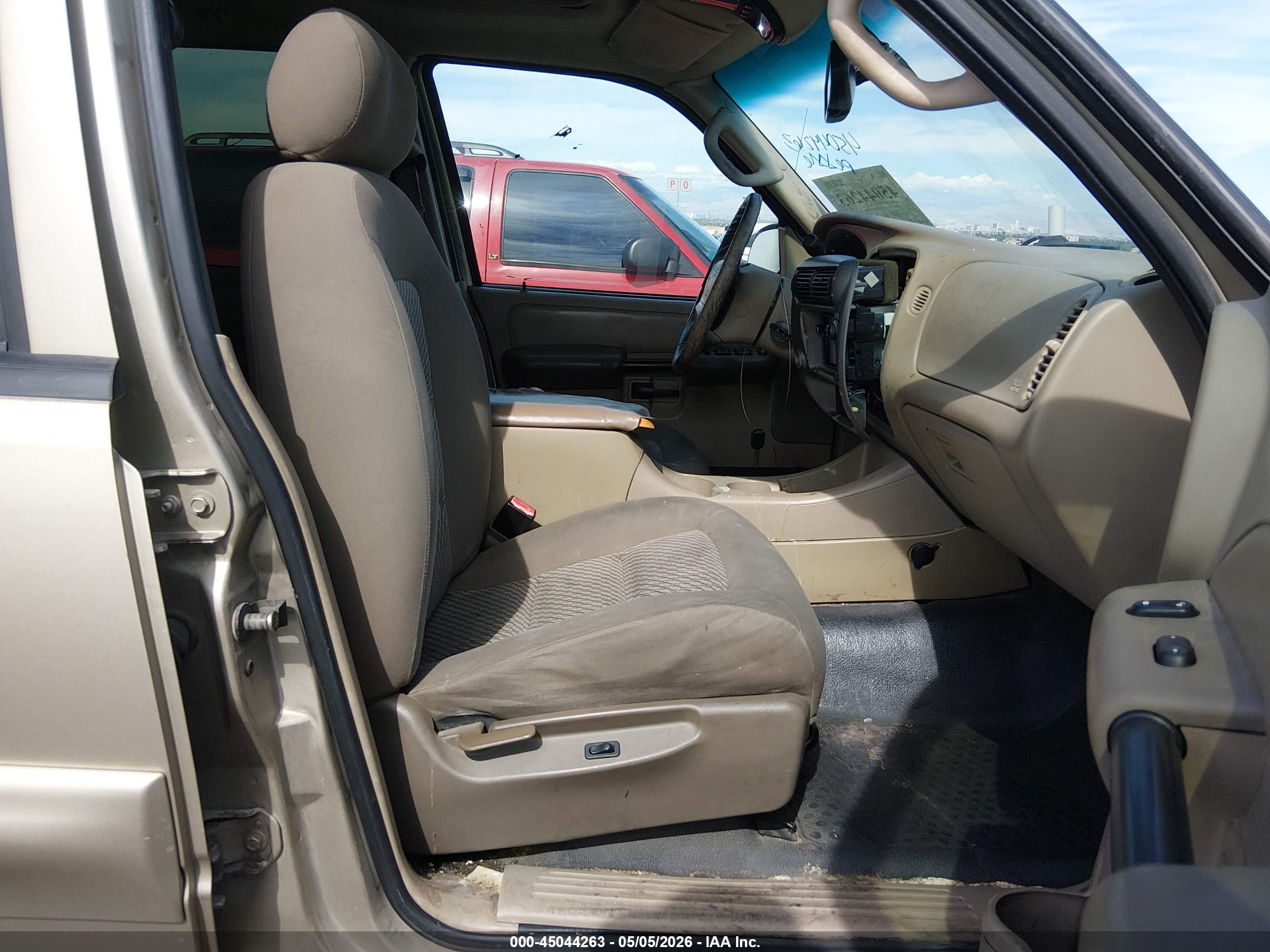 FORD EXPLORER image 5