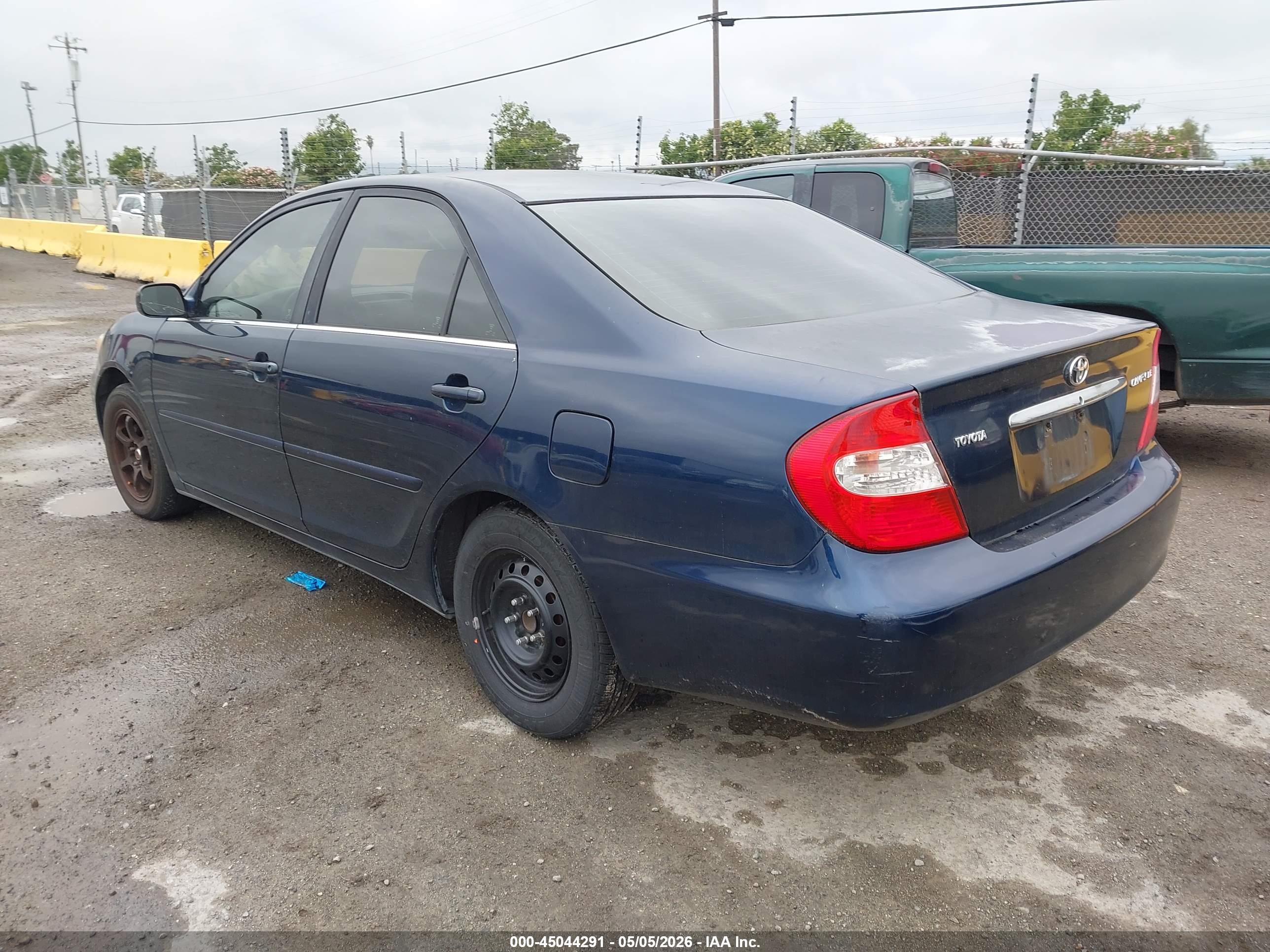 TOYOTA CAMRY image 3