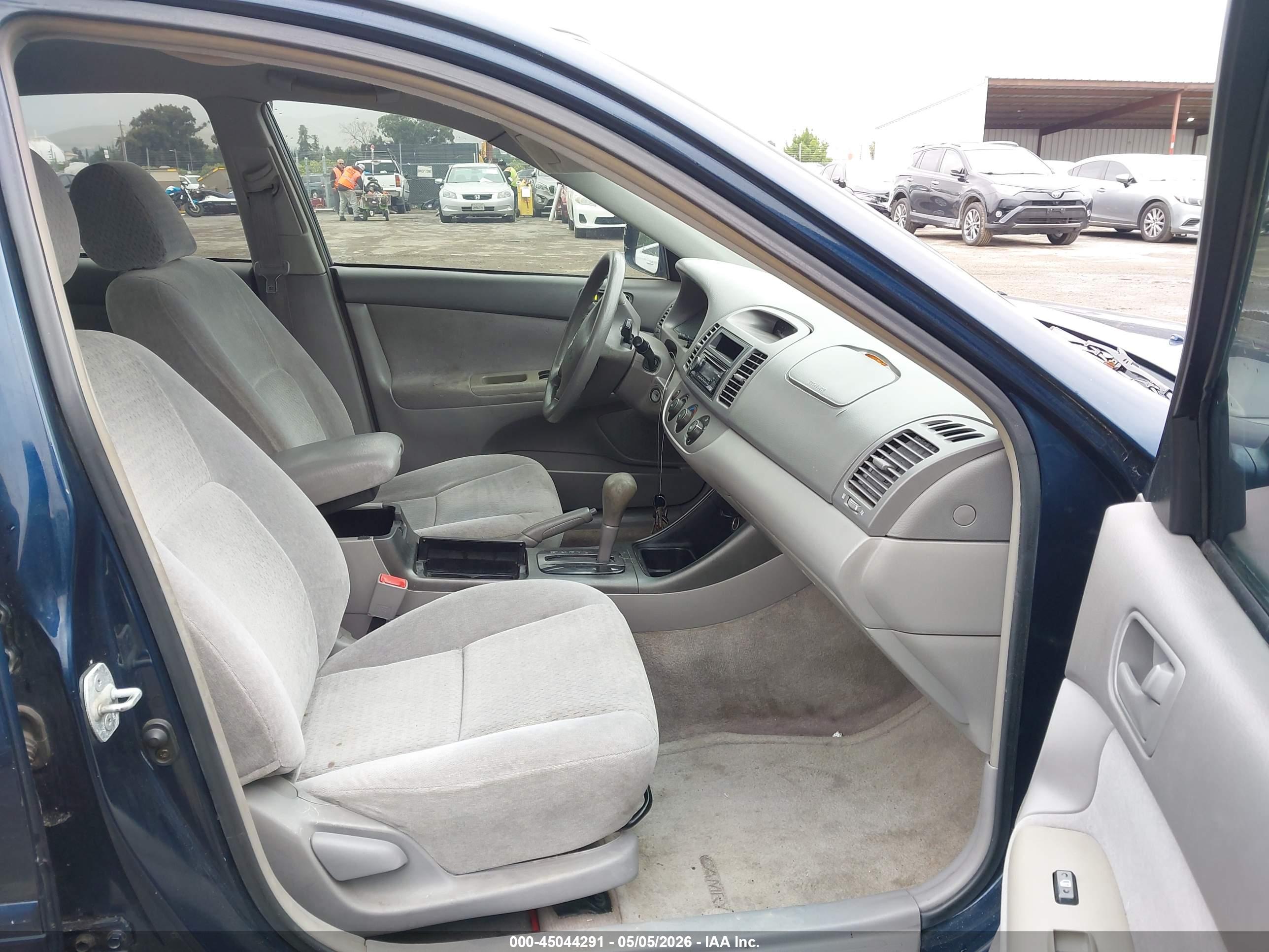 TOYOTA CAMRY image 5