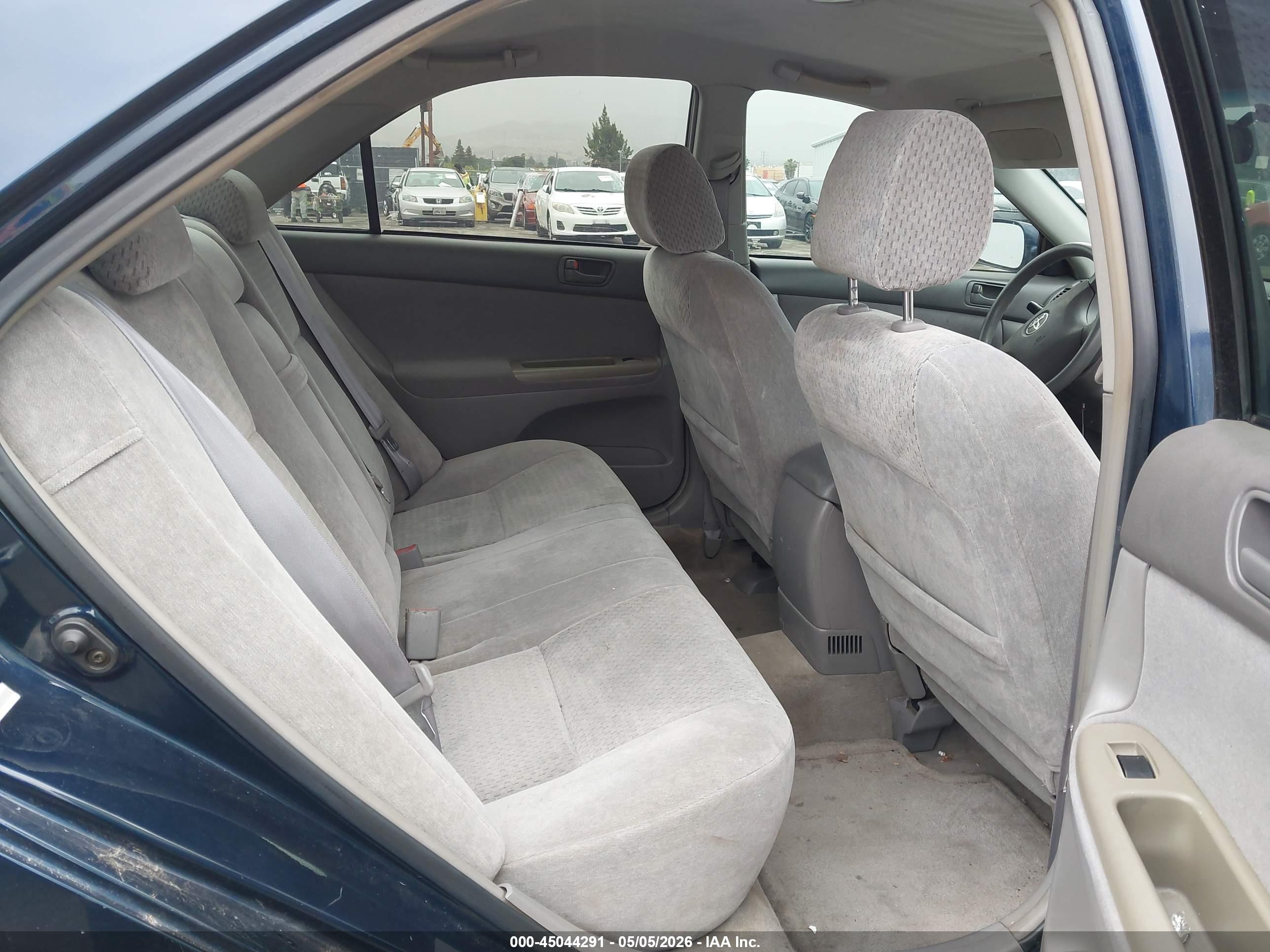 TOYOTA CAMRY image 8