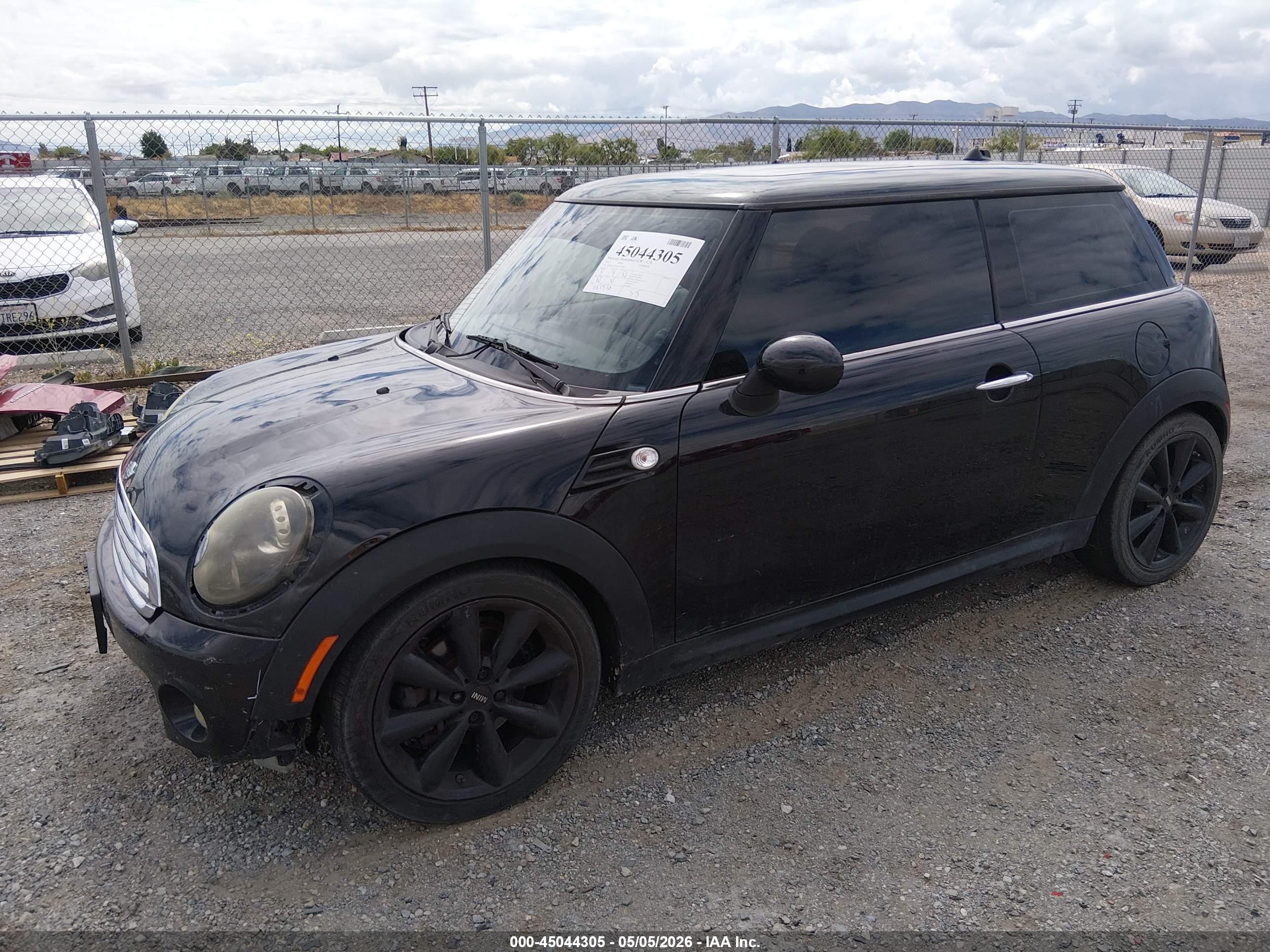 MINI COOPER image 2
