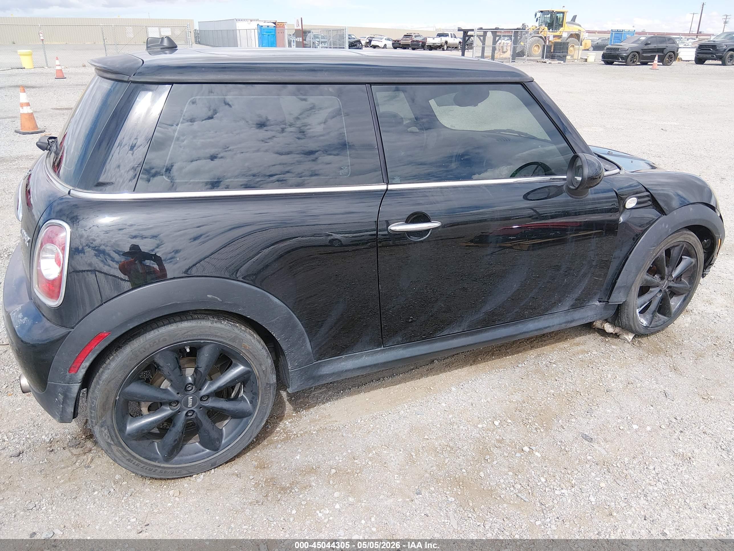 MINI COOPER image 4