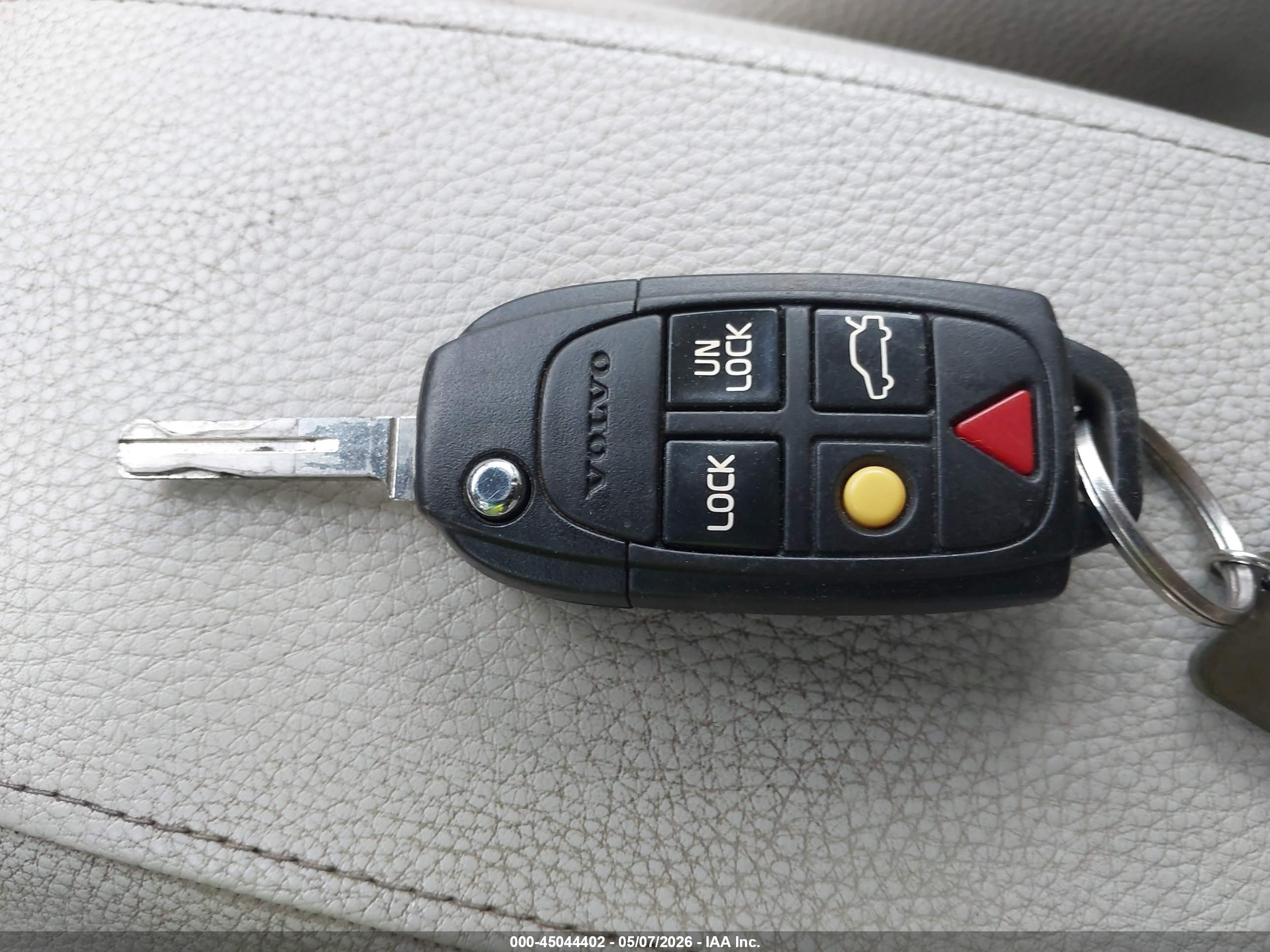 VOLVO XC90 image 11