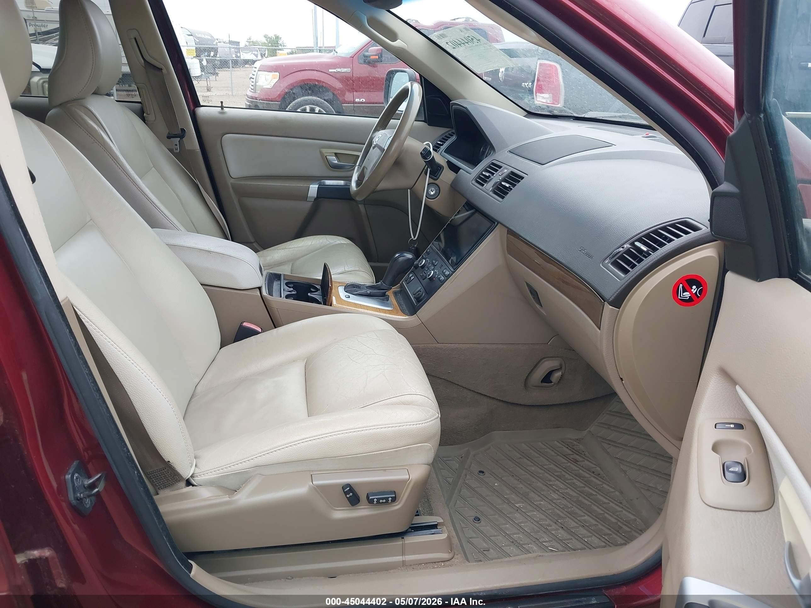 VOLVO XC90 image 5