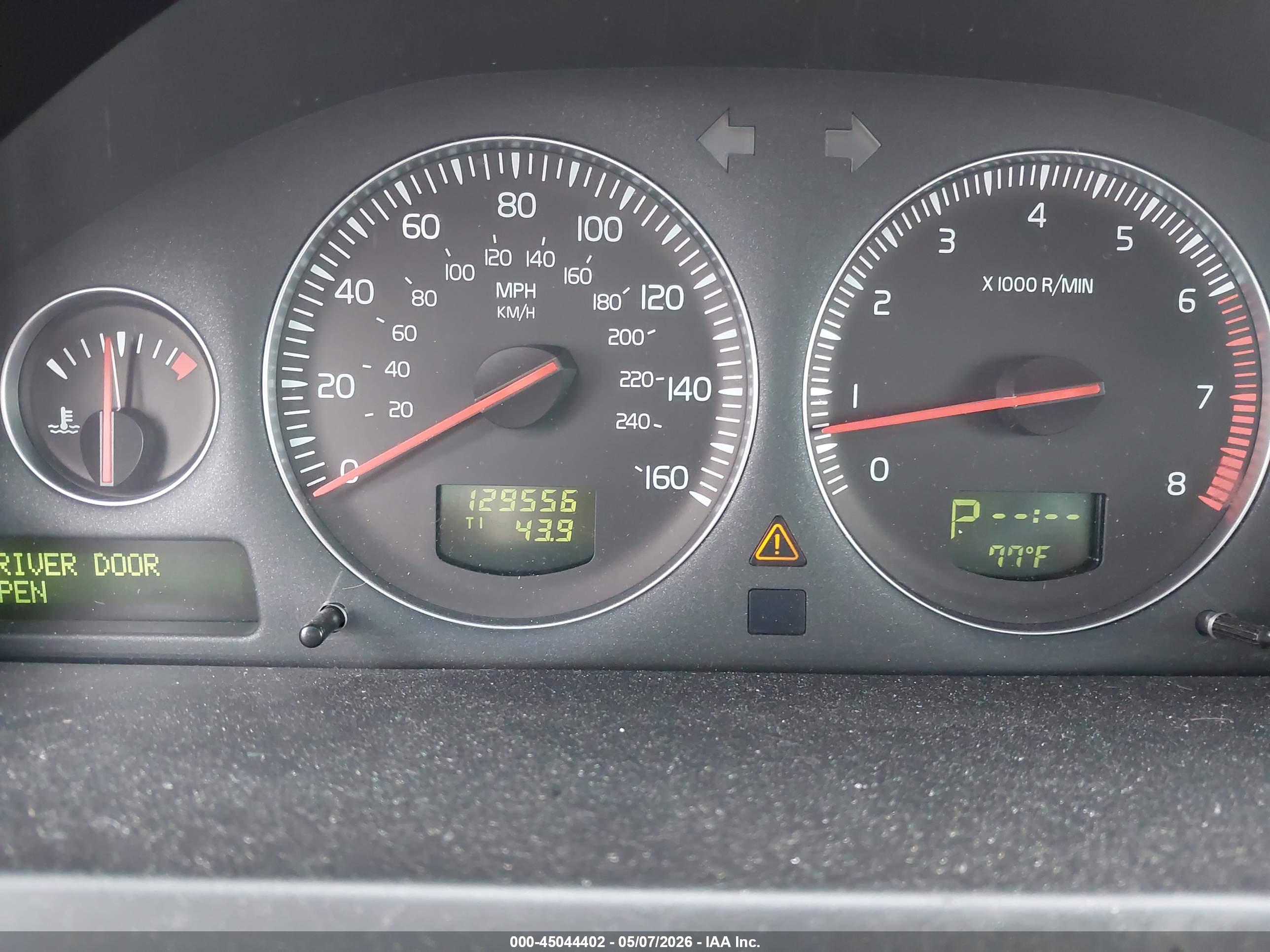 VOLVO XC90 image 7