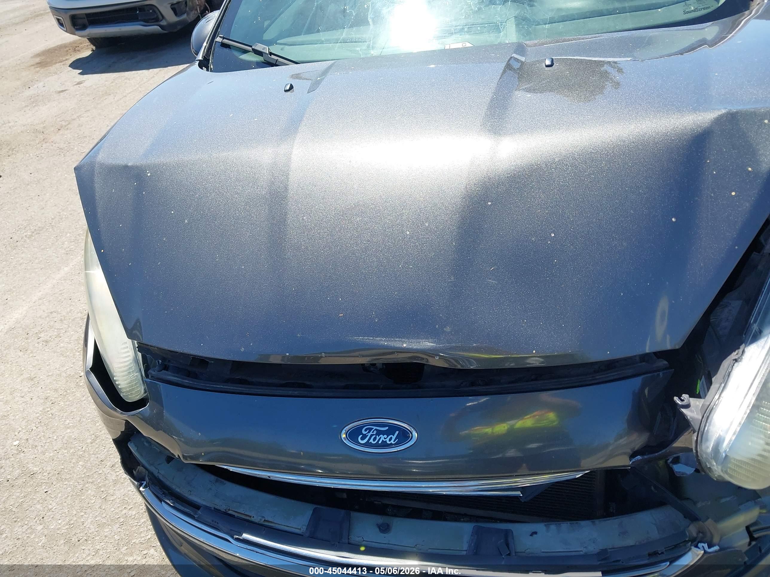 FORD FIESTA image 10