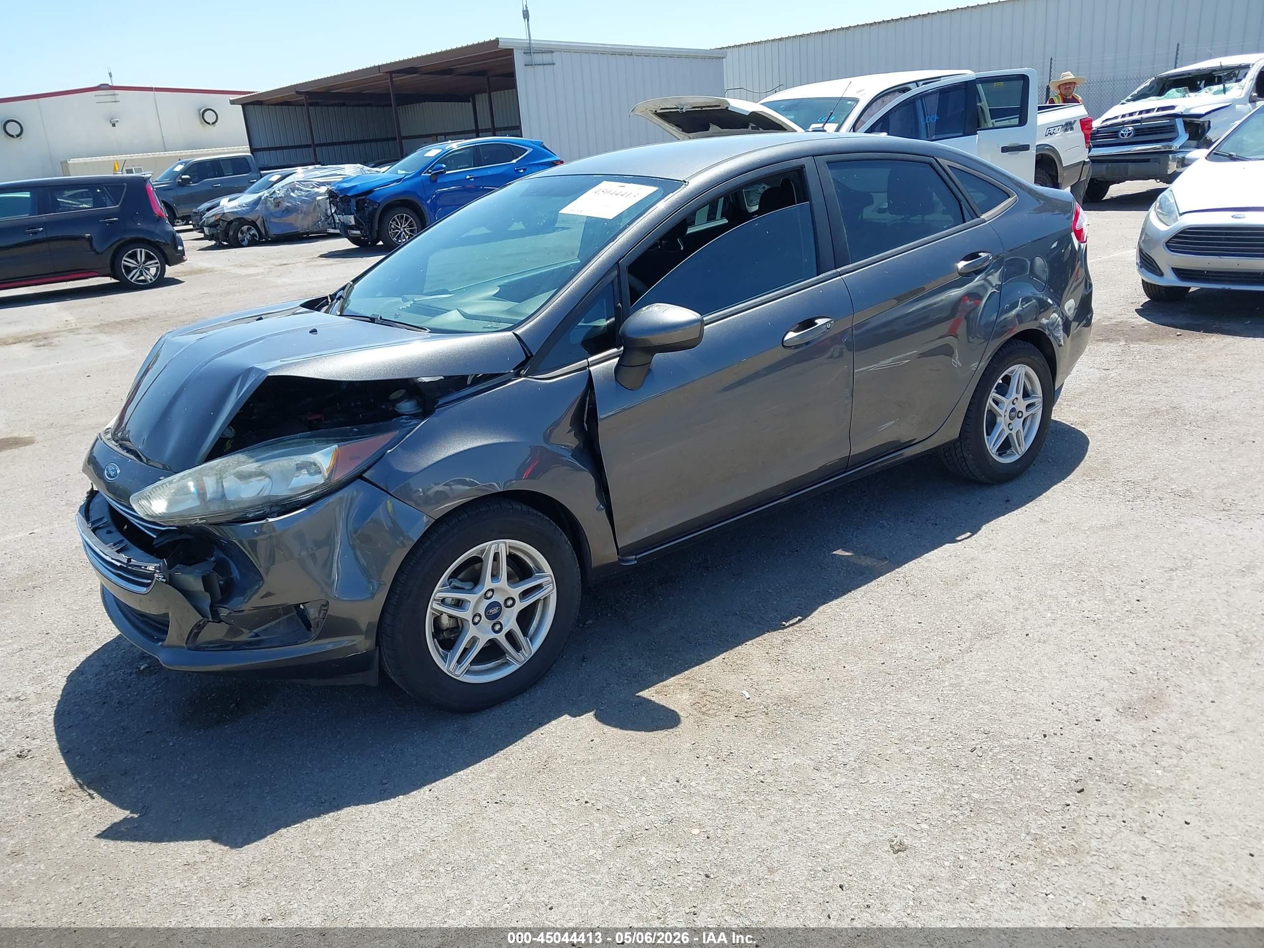 FORD FIESTA image 2