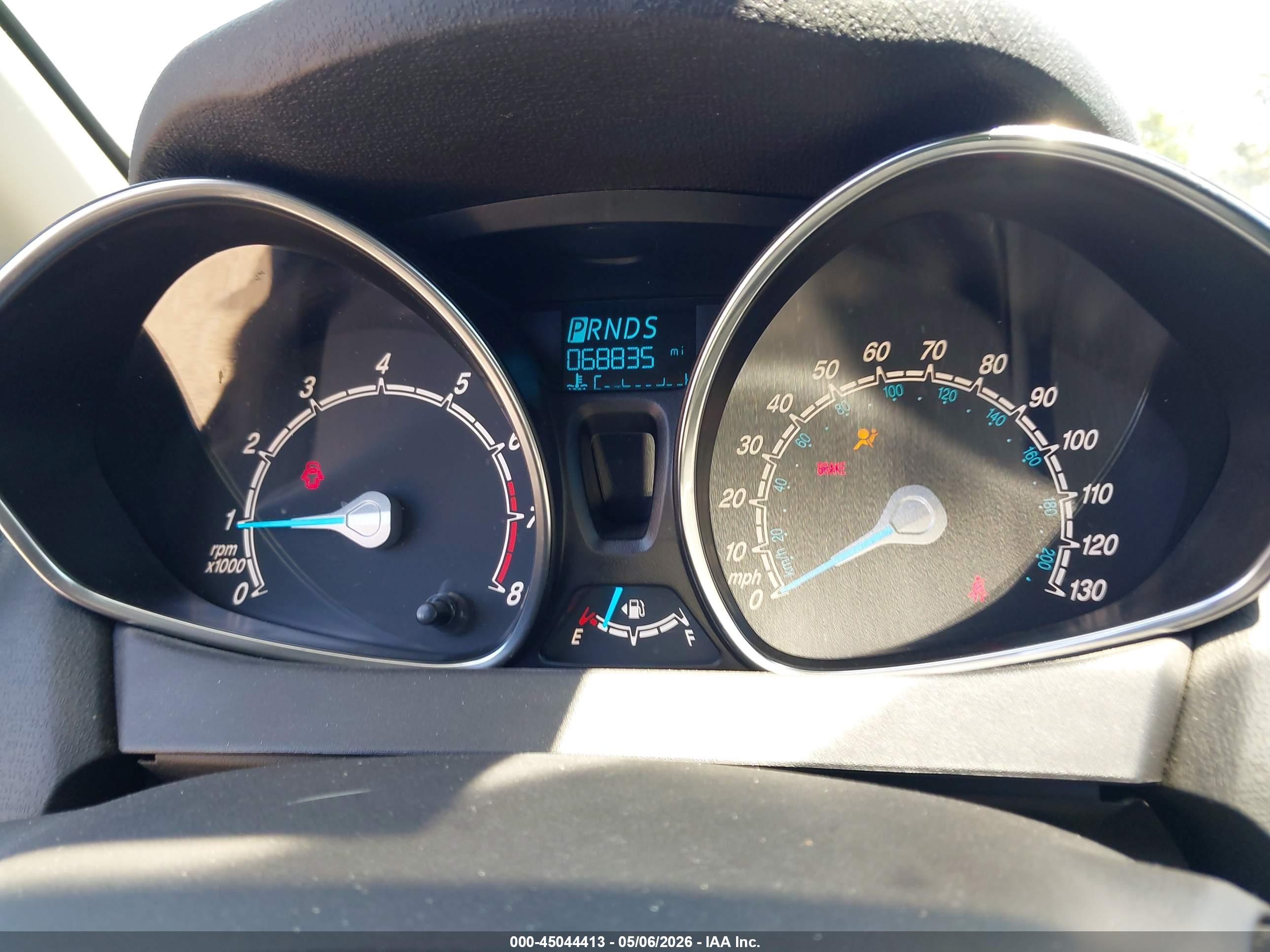 FORD FIESTA image 7