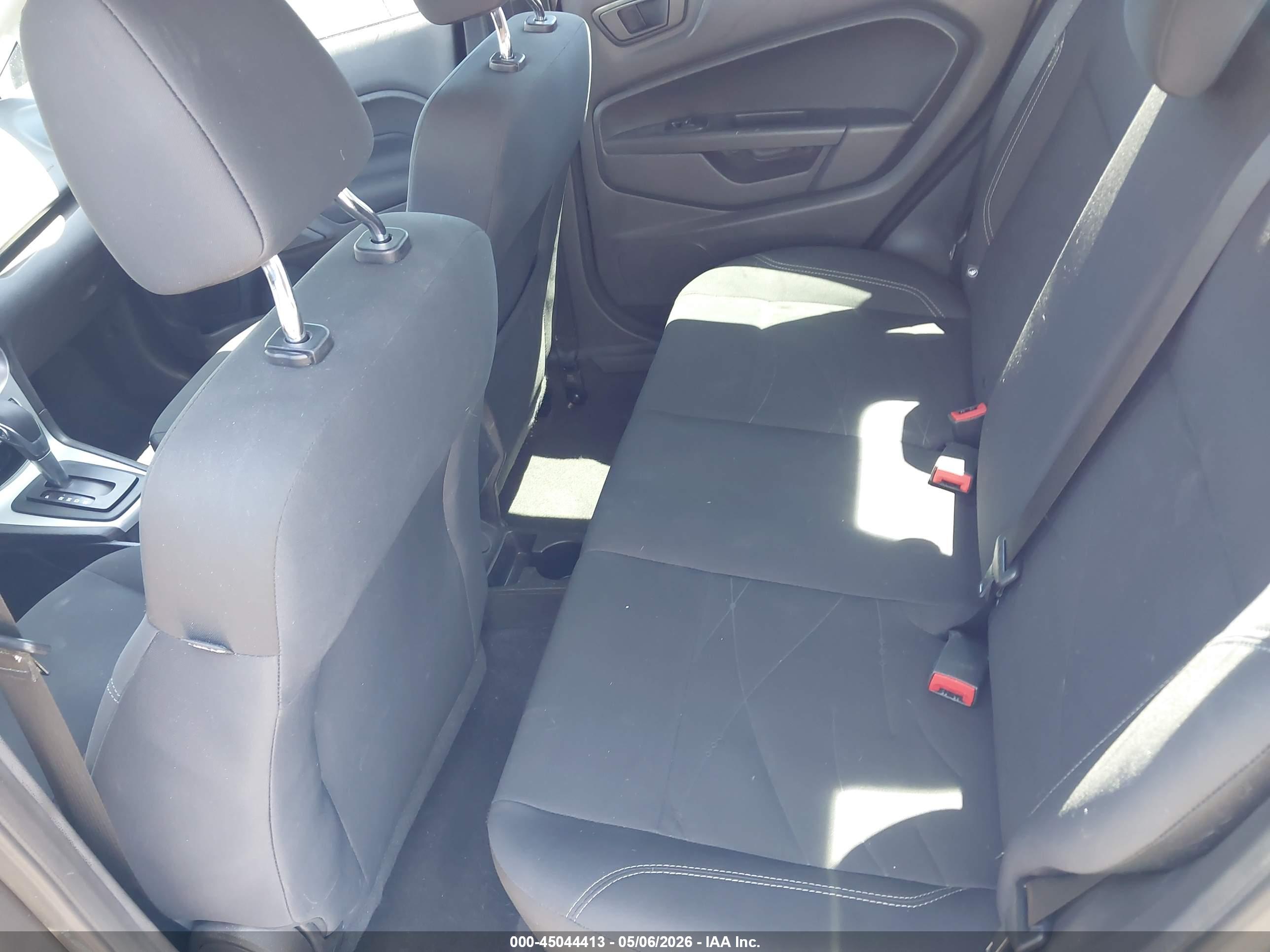 FORD FIESTA image 8