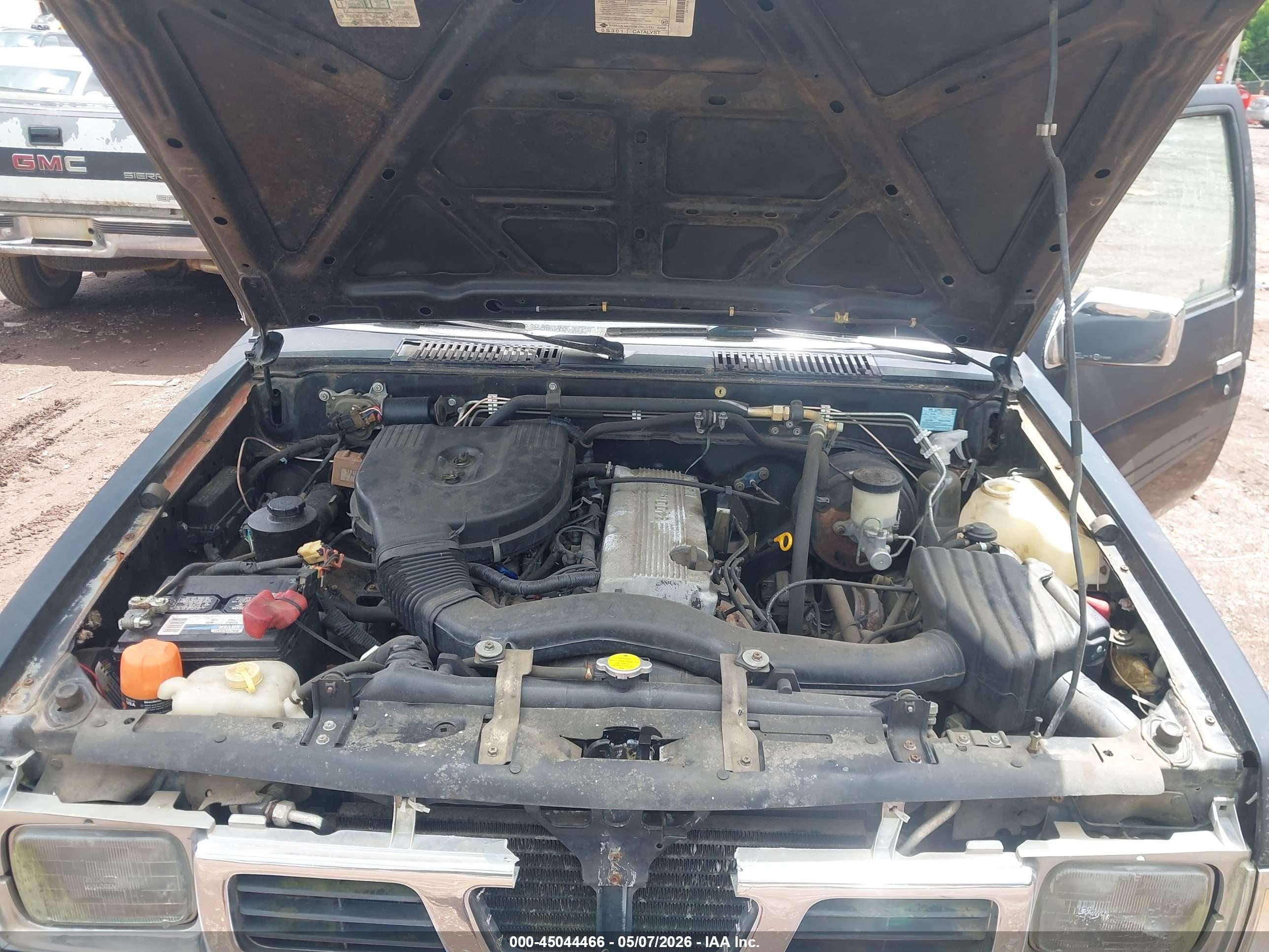 NISSAN TRUCK image 10