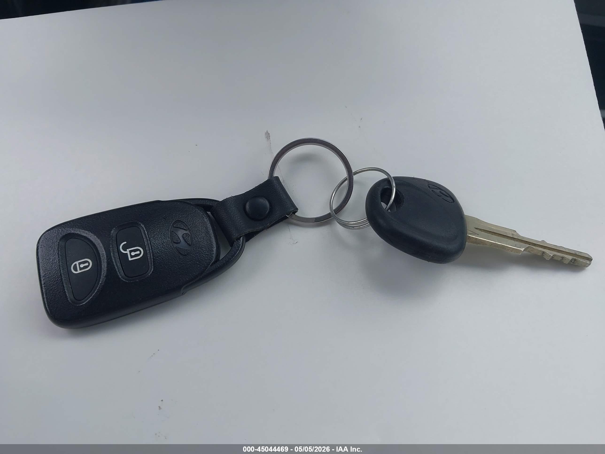 HYUNDAI ACCENT image 11