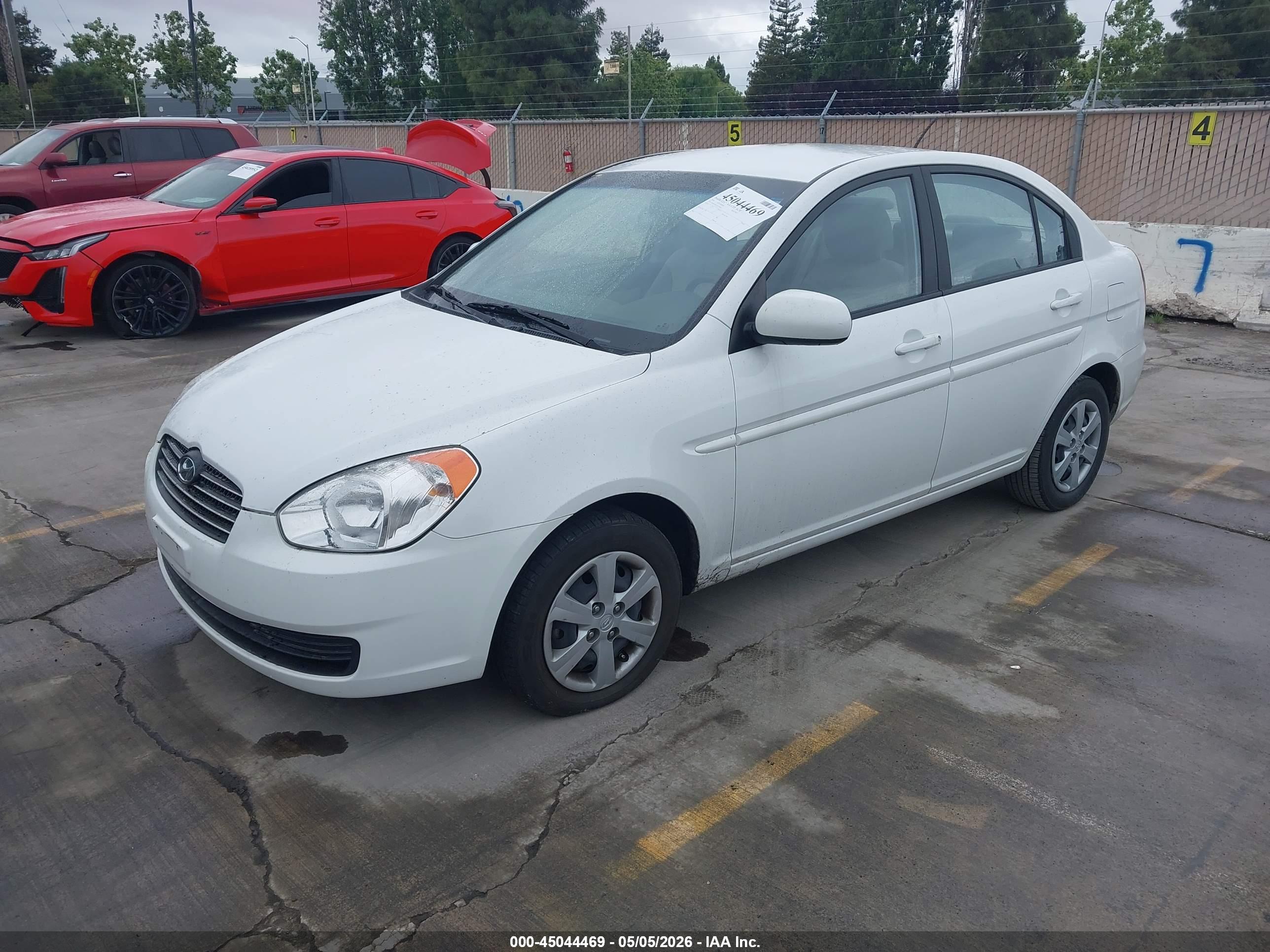 HYUNDAI ACCENT image 2
