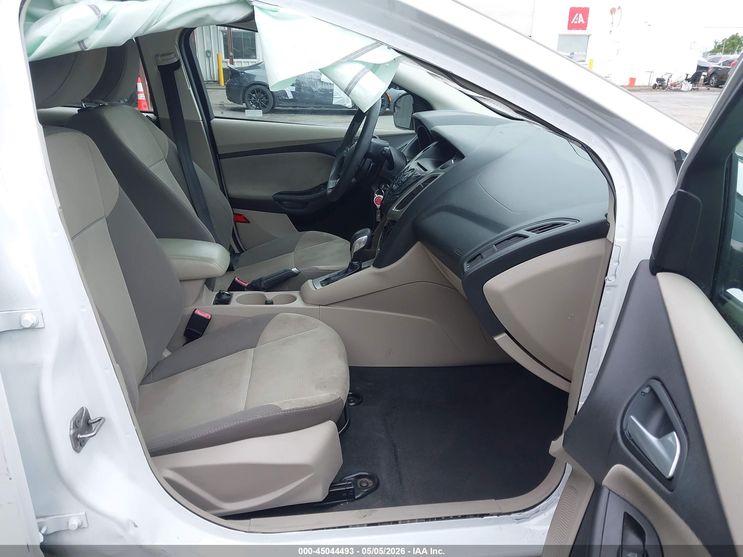FORD FOCUS image 5