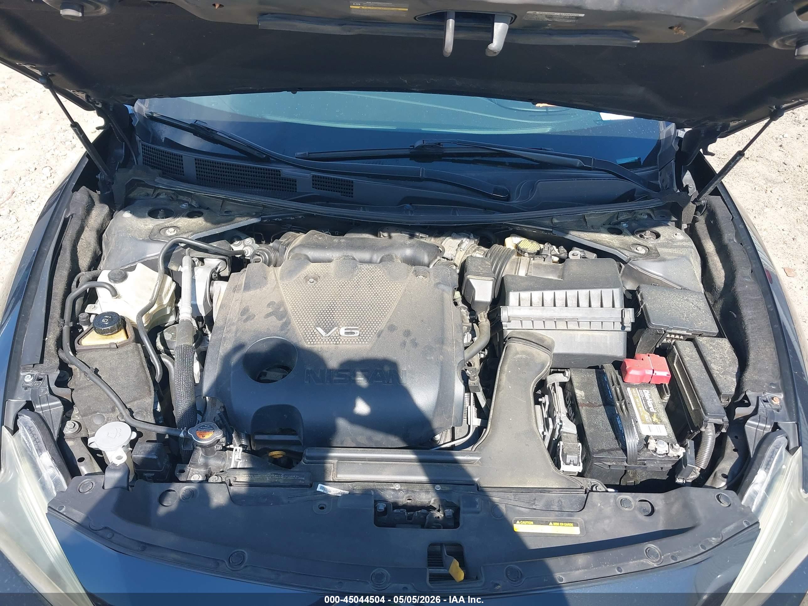 NISSAN MAXIMA image 10
