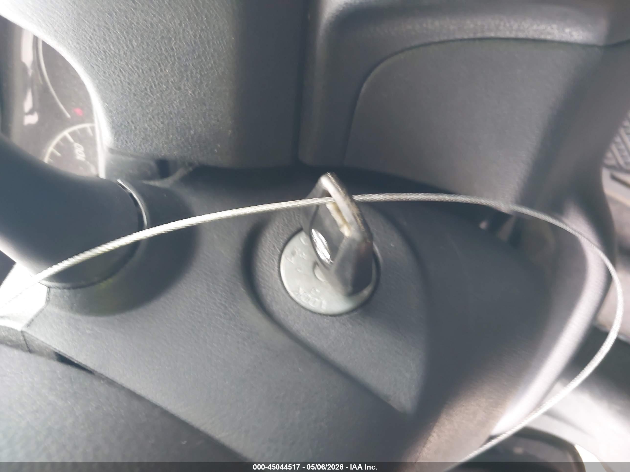 NISSAN VERSA image 11