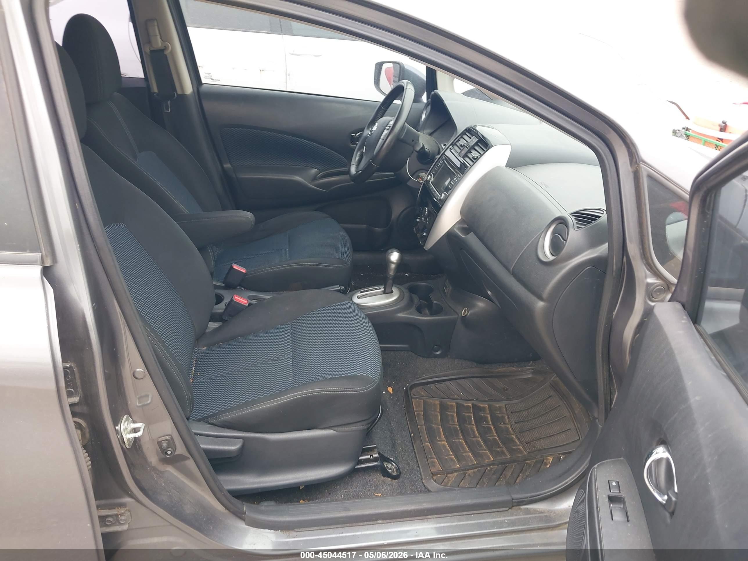 NISSAN VERSA image 5