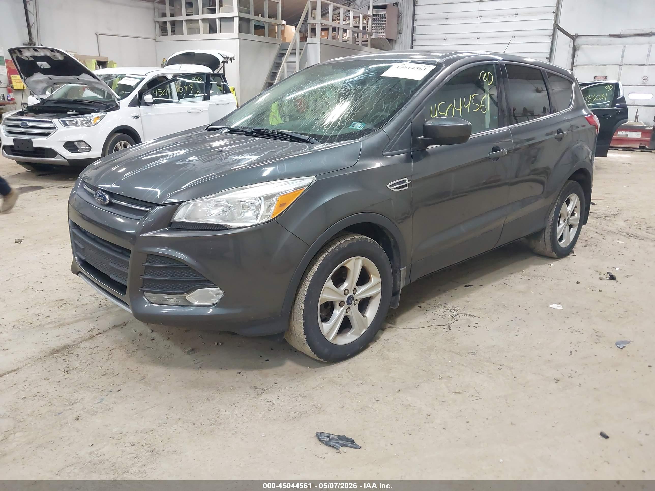 FORD ESCAPE image 2