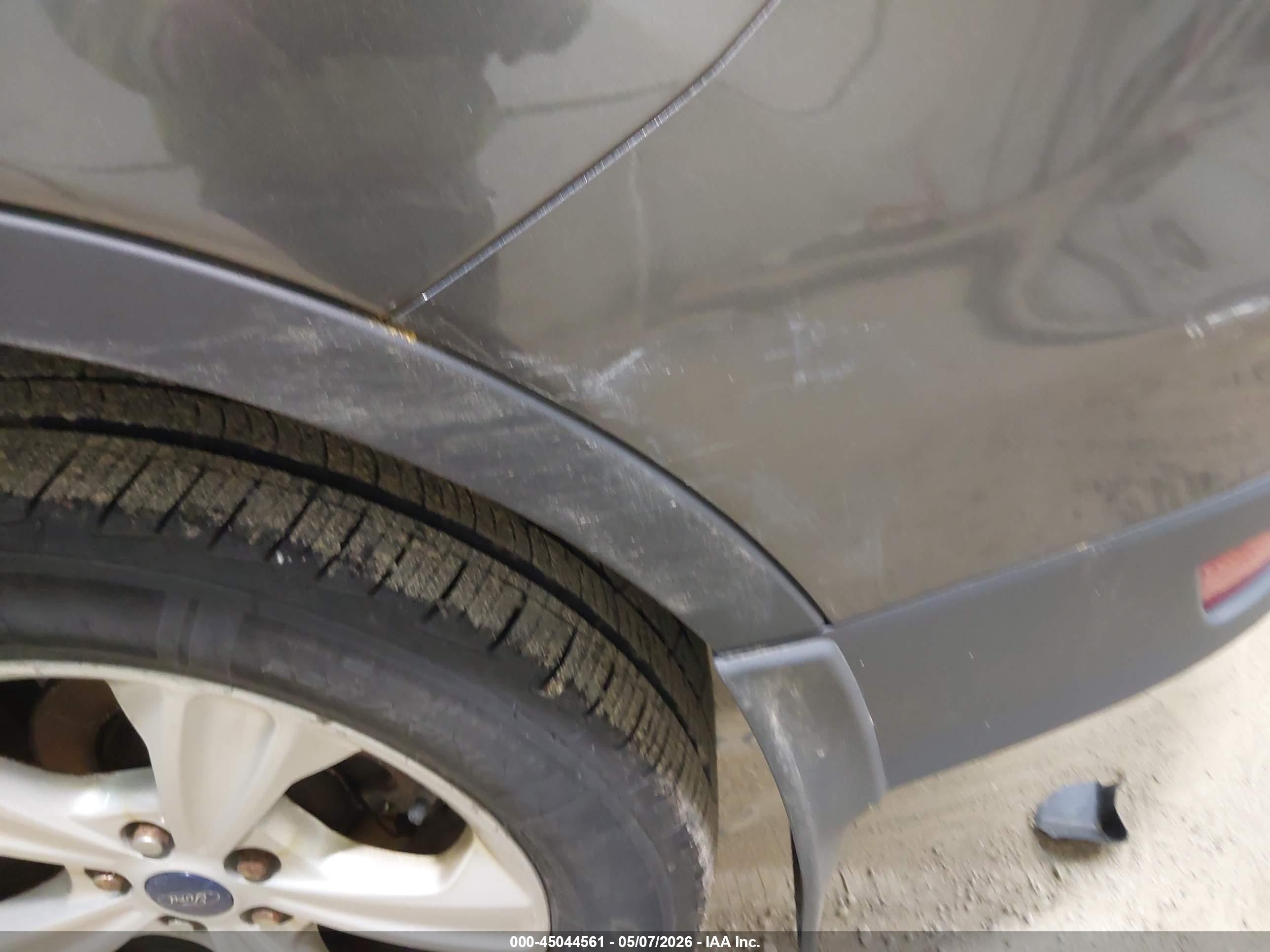 FORD ESCAPE image 6