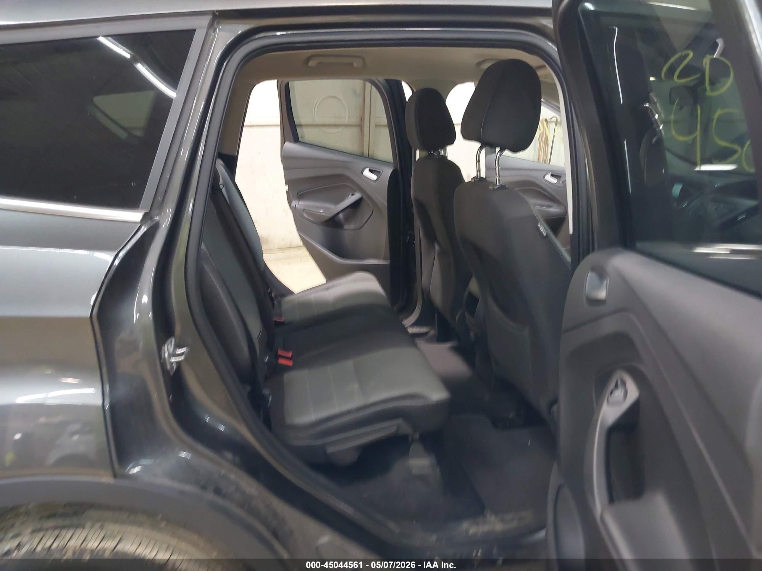 FORD ESCAPE image 8