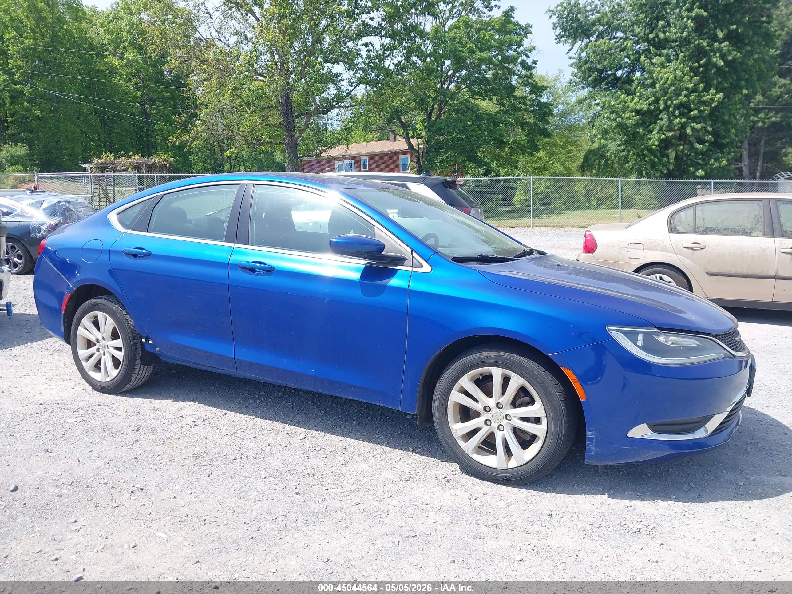 CHRYSLER 200 image 6