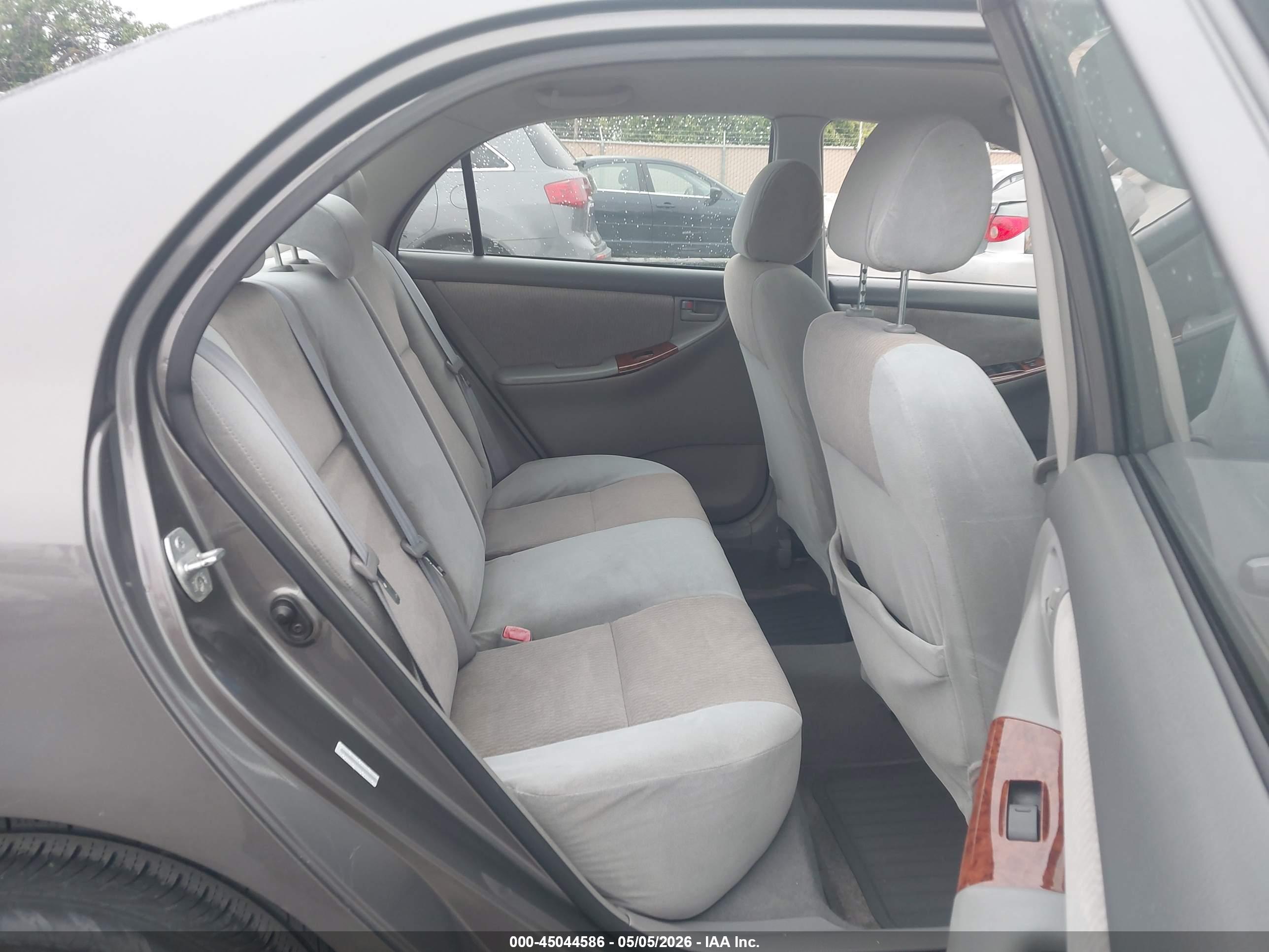 TOYOTA COROLLA image 8