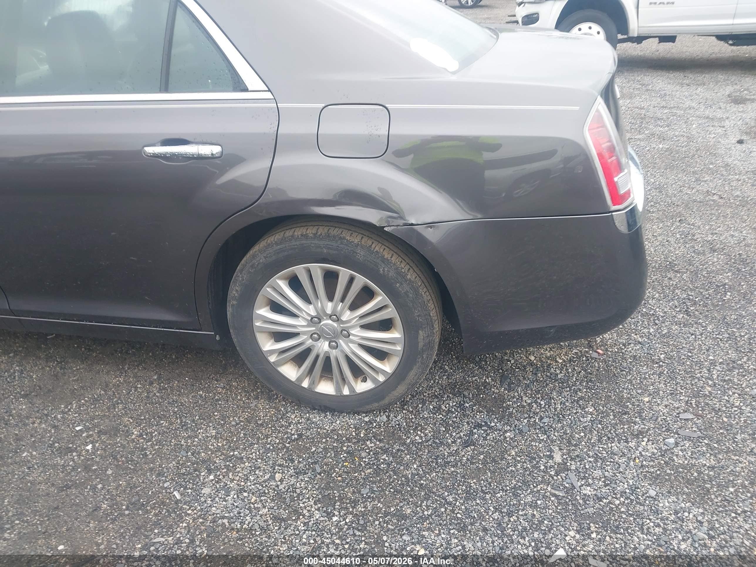 CHRYSLER 300C image 6