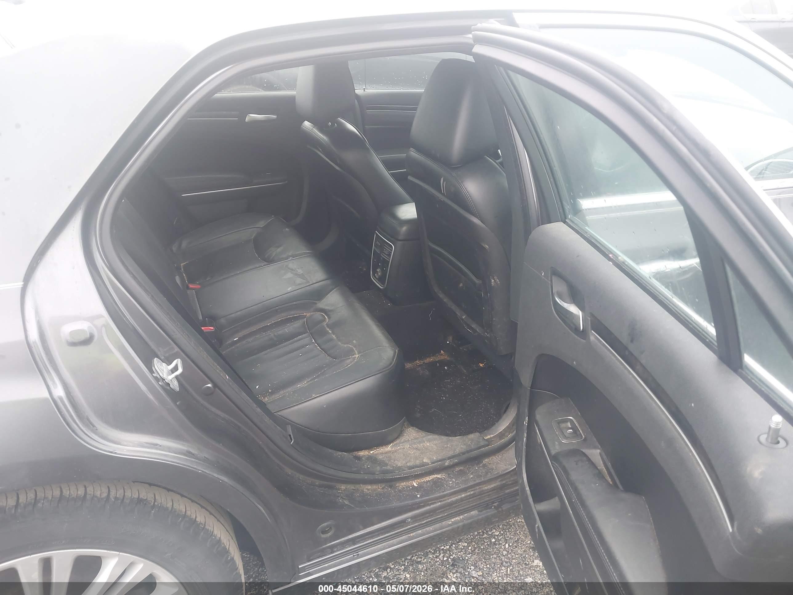 CHRYSLER 300C image 8