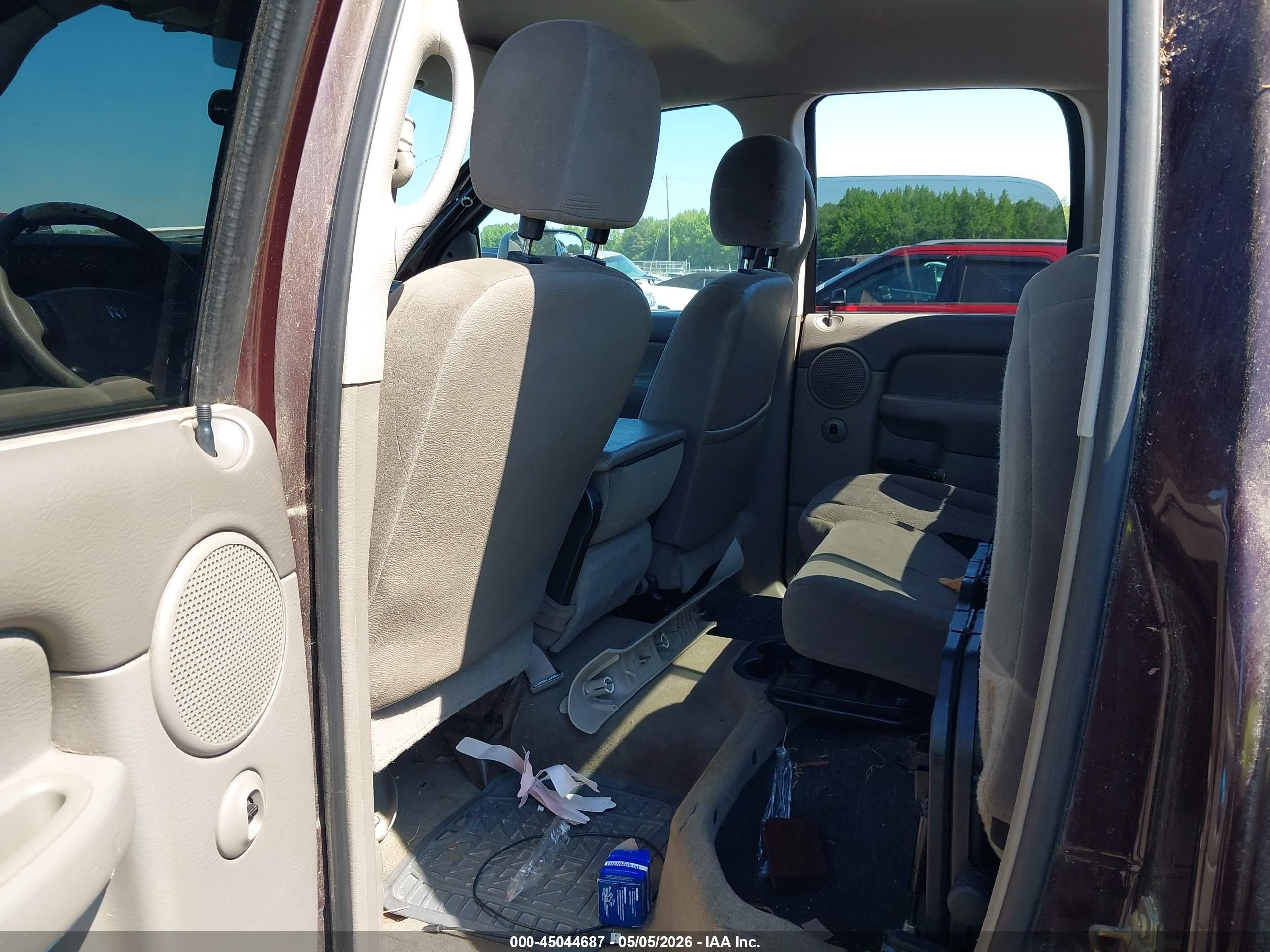 DODGE RAM image 7