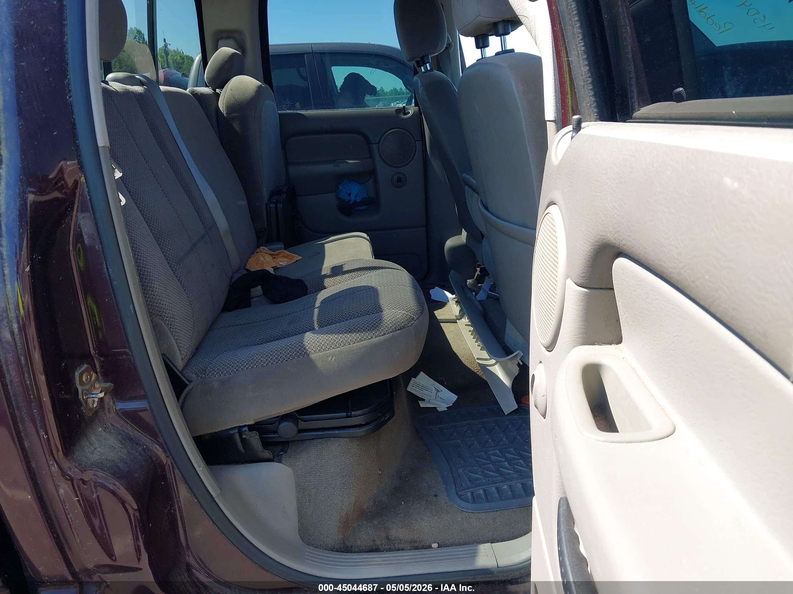 DODGE RAM image 8