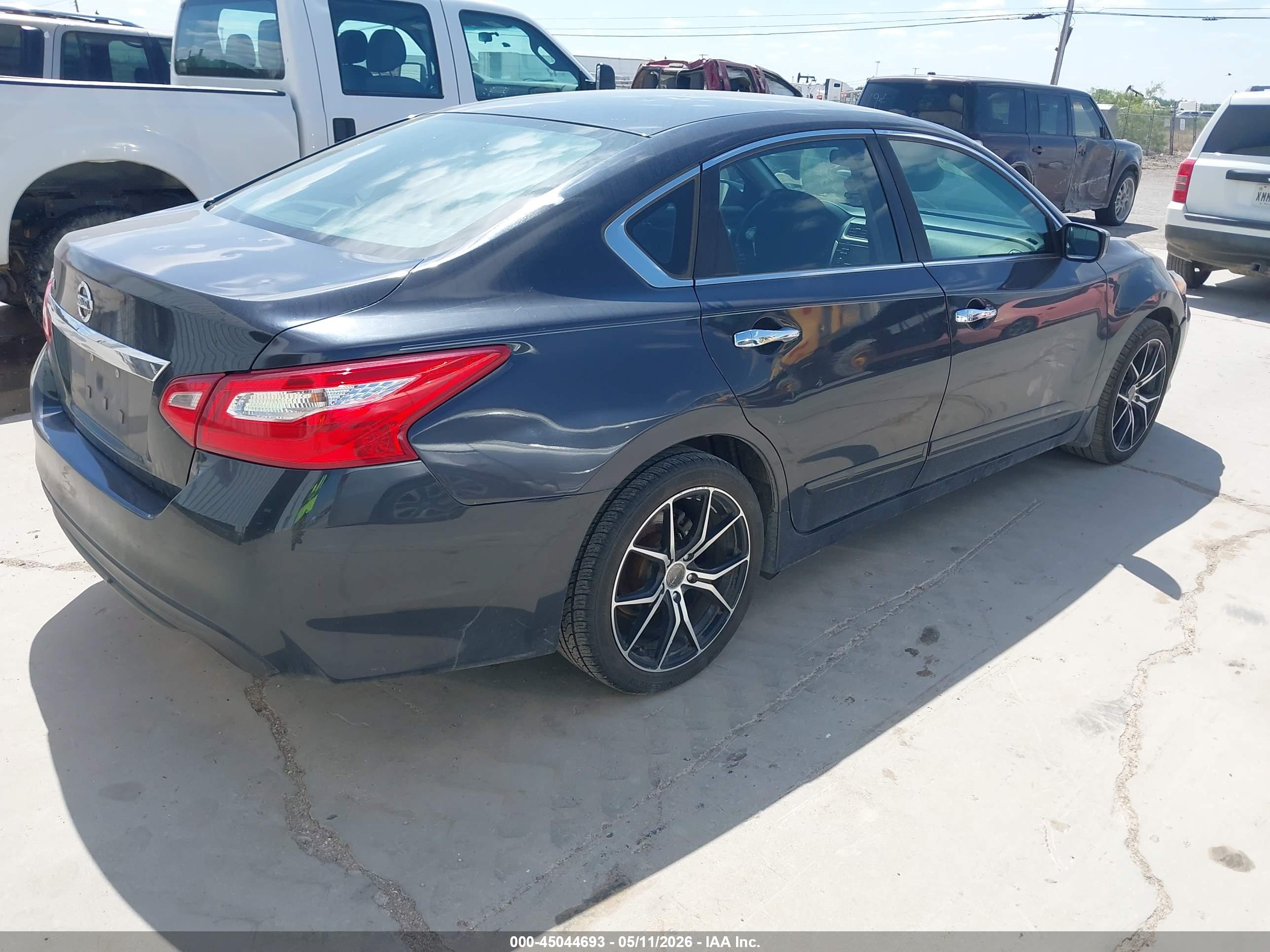 NISSAN ALTIMA image 4